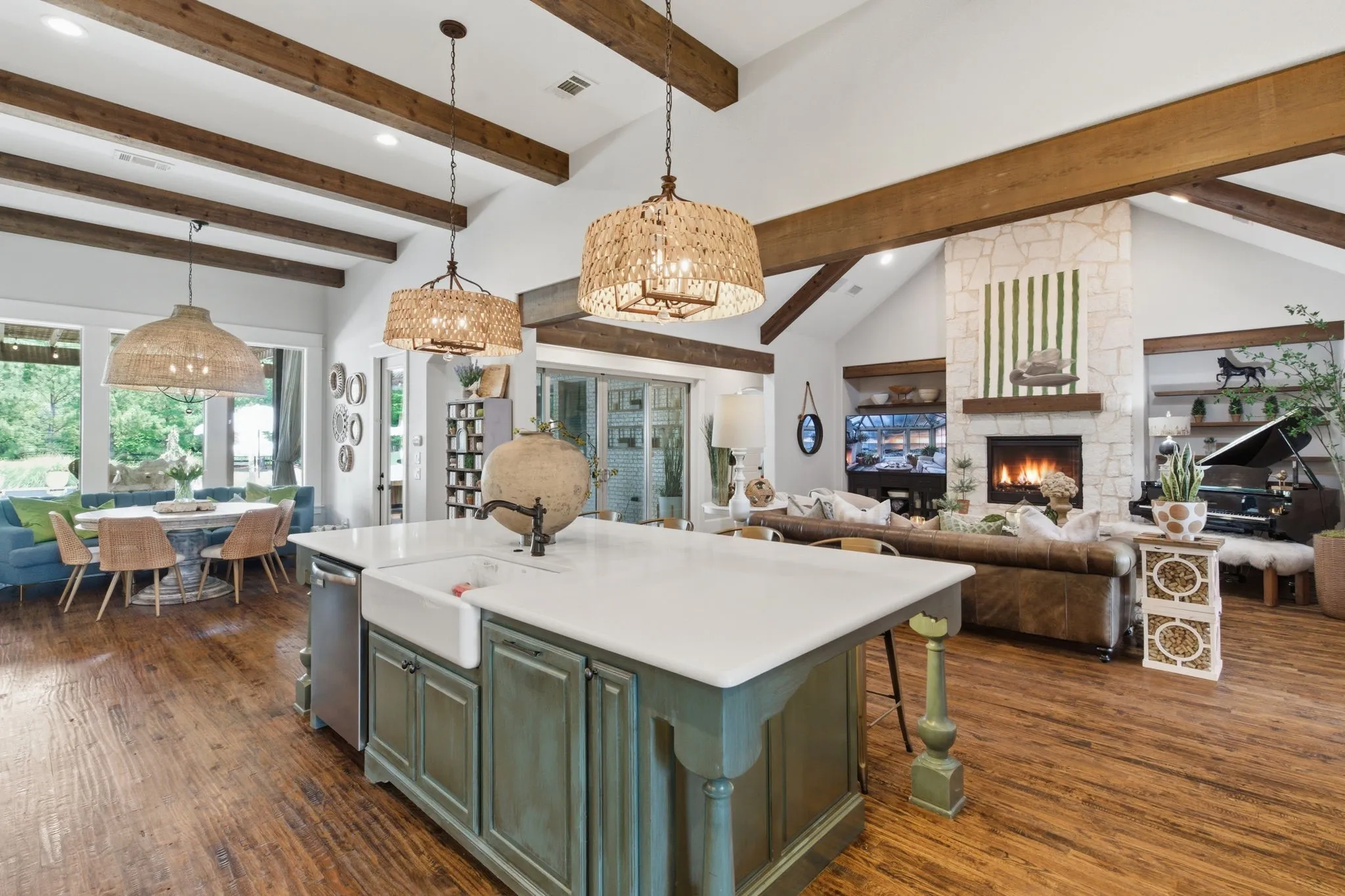 Single Family Residence For Sale in Denton County , 904 Fincher Trail, Argyle, Texas 76226, 5 Bedrooms, 5 Bathrooms, 3 Garage spaces, 4,158 Sqft, built in 2017, Price $1,675,000, mls#21339067, Real Estate Agent in Argyle, Homes For Sale in Denton county, Homes For Sale in Argyle, Realtor in Argyle Texas, Real Estate Brokerage Independent Realty Texas, Luminita Cordes Realtor