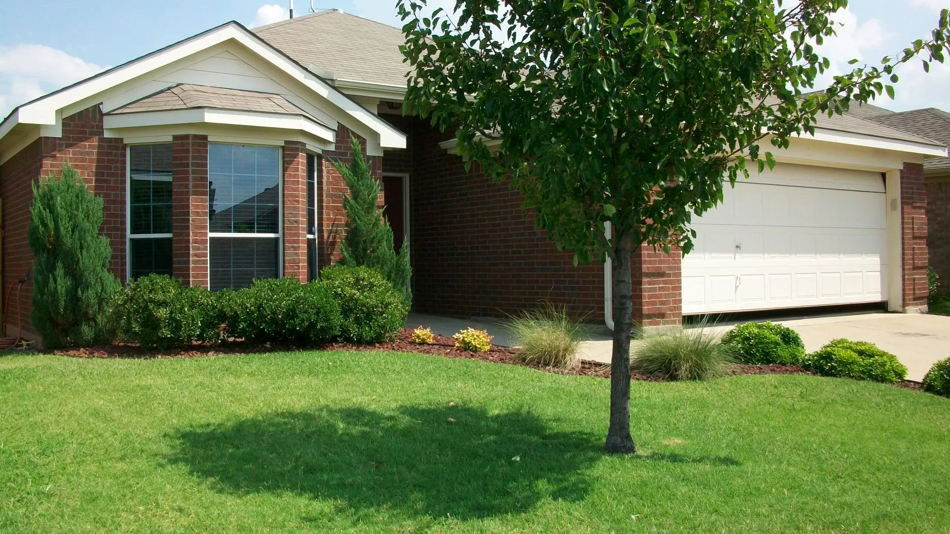 Single Family Residence For Rent in Hood County , 4708 Topaz Lane, Granbury, Texas 76049, 3 Bedroom, 2 Bathroom, 2 Garage spaces, 1,445 Sqft, built in 2005, mls#21341847, Real Estate Agent in Granbury, Homes For Rent in Hood county, Homes For Rent in Granbury, Realtor in Granbury Texas, Real Estate Brokerage Independent Realty Texas, Luminita Cordes Realtor