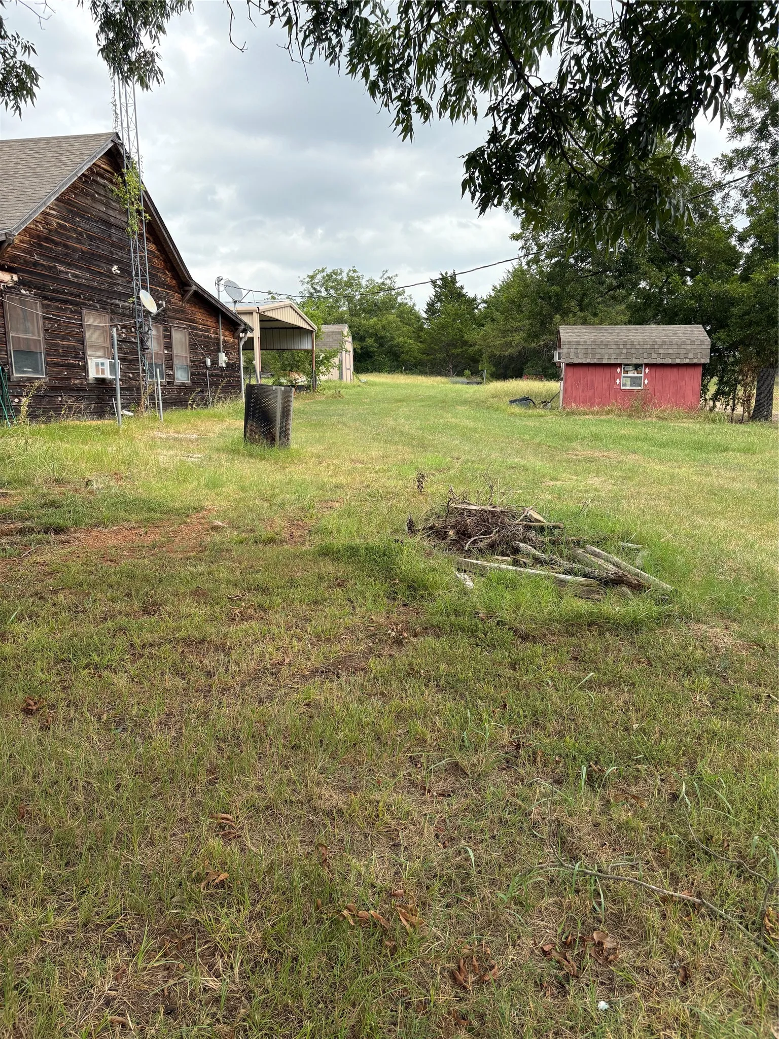 Single Family Residence For Sale in Fannin County , 3576 N Fm 1752, Savoy, Texas 75479, 4 Bedroom, 2 Bathroom, Garage spaces, 1,804 Sqft, built in 1993, mls#21341853, Real Estate Agent in Savoy, Homes For Sale in Fannin county, Homes For Sale in Savoy, Realtor in Savoy Texas, Real Estate Brokerage Independent Realty Texas, Luminita Cordes Realtor