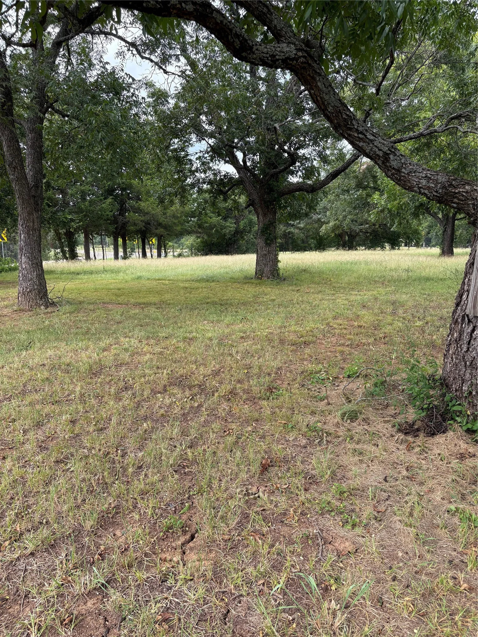 Single Family Residence For Sale in Fannin County , 3576 N Fm 1752, Savoy, Texas 75479, 4 Bedroom, 2 Bathroom, Garage spaces, 1,804 Sqft, built in 1993, mls#21341853, Real Estate Agent in Savoy, Homes For Sale in Fannin county, Homes For Sale in Savoy, Realtor in Savoy Texas, Real Estate Brokerage Independent Realty Texas, Luminita Cordes Realtor