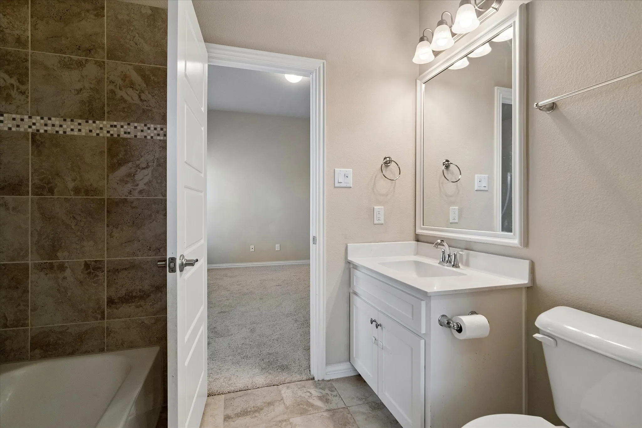 Single Family Residence For Sale in Collin County , 6500 Palo Alto Street, Mc Kinney, Texas 75070, 4 Bedroom, 4 Bathroom, 2 Garage spaces, 3,593 Sqft, built in 2017, mls#21335873, Real Estate Agent in Mc Kinney, Homes For Sale in Collin county, Homes For Sale in Mc Kinney, Realtor in Mc Kinney Texas, Real Estate Brokerage Independent Realty Texas, Luminita Cordes Realtor
