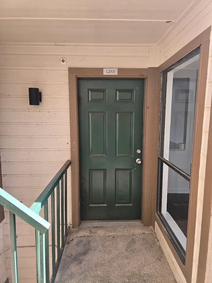 Condominium For Sale in Tarrant County , 2307 Balsam Drive L213, Arlington, Texas 76006, 1 Bedroom, 1 Bathroom, Garage spaces, 774 Sqft, built in 1983, Price $138,000, mls#21341844, Real Estate Agent in Arlington, Homes For Sale in Tarrant county, Homes For Sale in Arlington, Realtor in Arlington Texas, Real Estate Brokerage Independent Realty Texas, Luminita Cordes Realtor