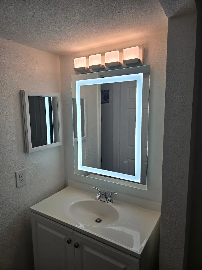 Condominium For Sale in Tarrant County , 2307 Balsam Drive L213, Arlington, Texas 76006, 1 Bedroom, 1 Bathroom, Garage spaces, 774 Sqft, built in 1983, Price $138,000, mls#21341844, Real Estate Agent in Arlington, Homes For Sale in Tarrant county, Homes For Sale in Arlington, Realtor in Arlington Texas, Real Estate Brokerage Independent Realty Texas, Luminita Cordes Realtor