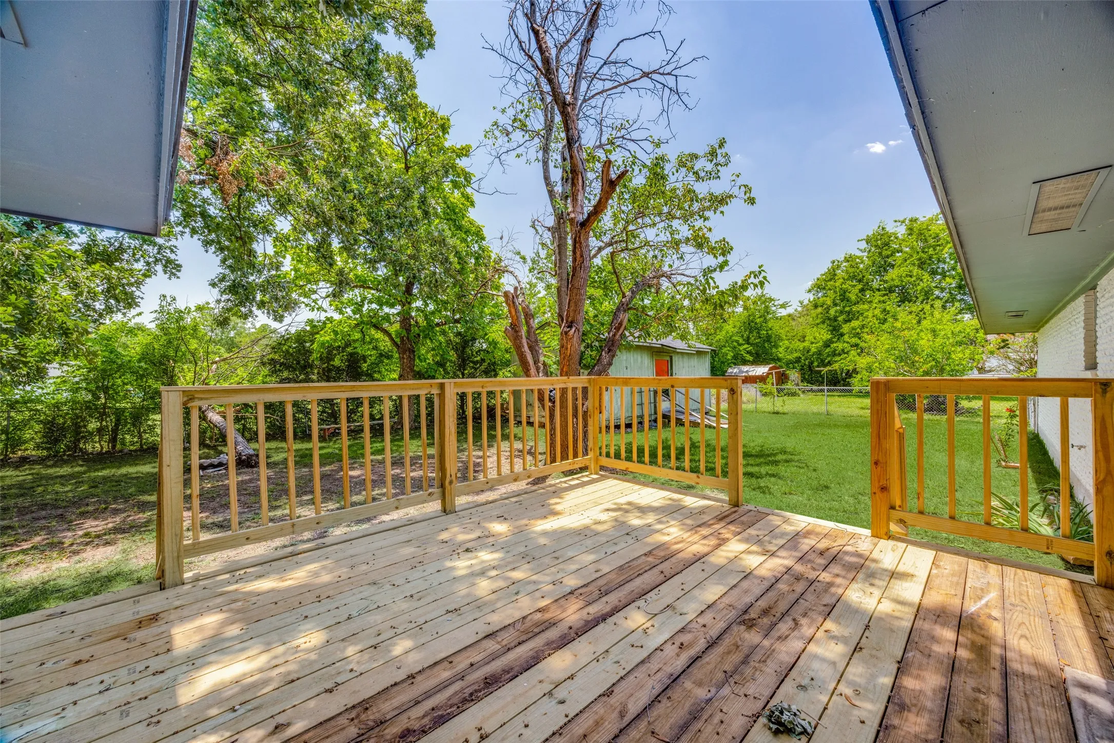 Single Family Residence For Sale in Grayson County , 122 Mercer Drive, Sherman, Texas 75090, 3 Bedroom, 2 Bathroom, 2 Garage spaces, 1,981 Sqft, built in 1960, mls#21340808, Real Estate Agent in Sherman, Homes For Sale in Grayson county, Homes For Sale in Sherman, Realtor in Sherman Texas, Real Estate Brokerage Independent Realty Texas, Luminita Cordes Realtor