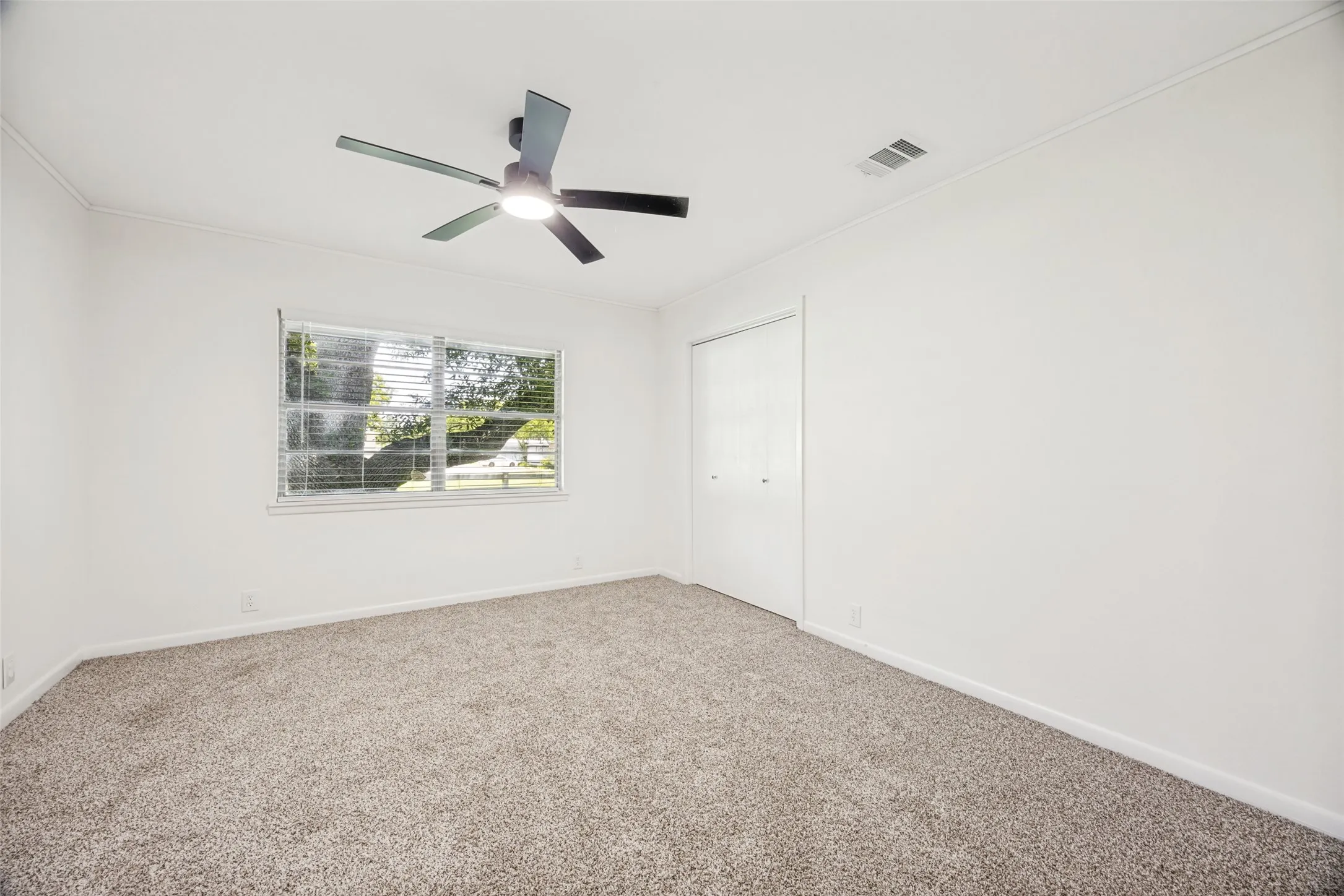 Single Family Residence For Sale in Grayson County , 122 Mercer Drive, Sherman, Texas 75090, 3 Bedroom, 2 Bathroom, 2 Garage spaces, 1,981 Sqft, built in 1960, mls#21340808, Real Estate Agent in Sherman, Homes For Sale in Grayson county, Homes For Sale in Sherman, Realtor in Sherman Texas, Real Estate Brokerage Independent Realty Texas, Luminita Cordes Realtor