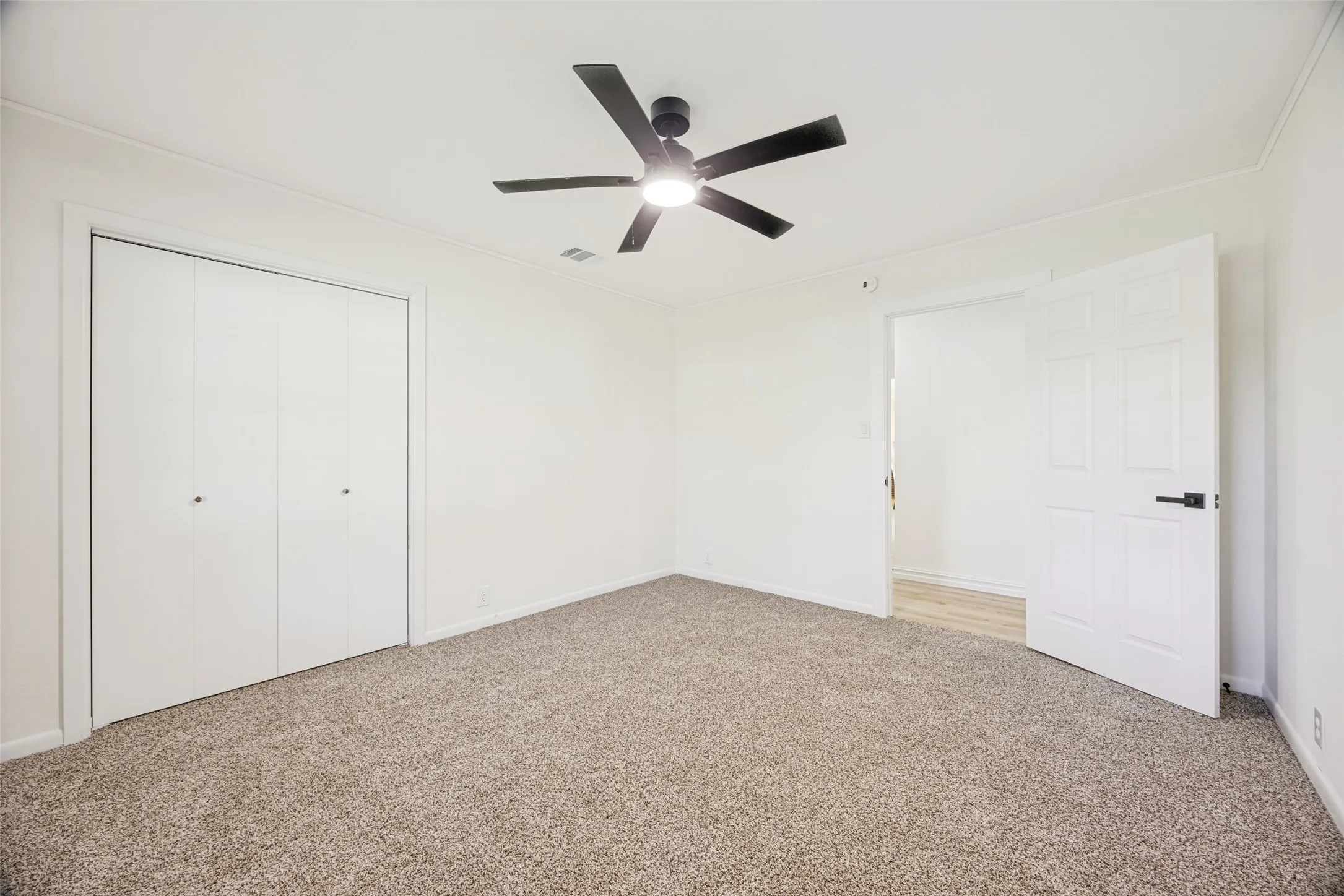 Single Family Residence For Sale in Grayson County , 122 Mercer Drive, Sherman, Texas 75090, 3 Bedroom, 2 Bathroom, 2 Garage spaces, 1,981 Sqft, built in 1960, mls#21340808, Real Estate Agent in Sherman, Homes For Sale in Grayson county, Homes For Sale in Sherman, Realtor in Sherman Texas, Real Estate Brokerage Independent Realty Texas, Luminita Cordes Realtor