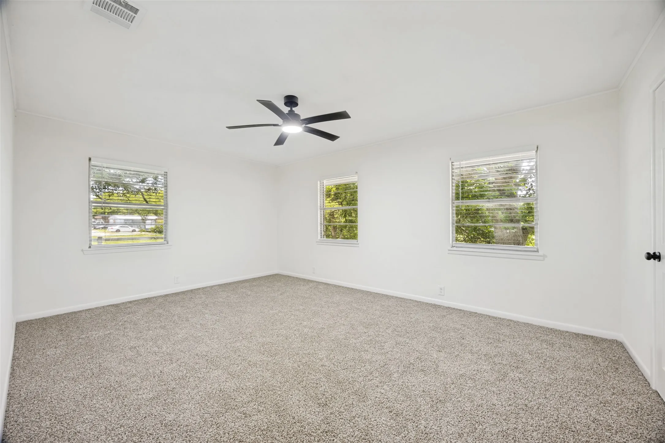 Single Family Residence For Sale in Grayson County , 122 Mercer Drive, Sherman, Texas 75090, 3 Bedroom, 2 Bathroom, 2 Garage spaces, 1,981 Sqft, built in 1960, mls#21340808, Real Estate Agent in Sherman, Homes For Sale in Grayson county, Homes For Sale in Sherman, Realtor in Sherman Texas, Real Estate Brokerage Independent Realty Texas, Luminita Cordes Realtor