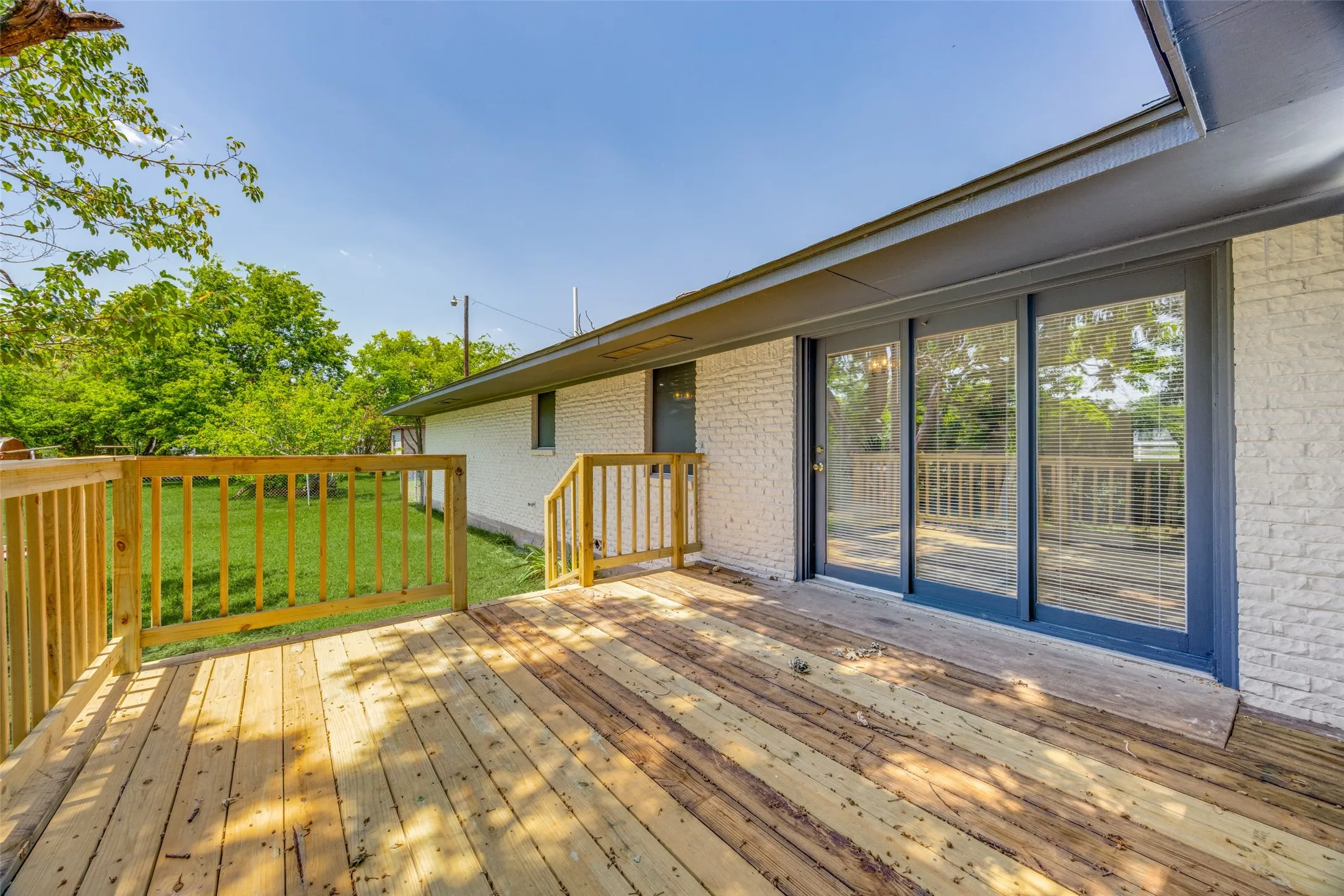 Single Family Residence For Sale in Grayson County , 122 Mercer Drive, Sherman, Texas 75090, 3 Bedroom, 2 Bathroom, 2 Garage spaces, 1,981 Sqft, built in 1960, mls#21340808, Real Estate Agent in Sherman, Homes For Sale in Grayson county, Homes For Sale in Sherman, Realtor in Sherman Texas, Real Estate Brokerage Independent Realty Texas, Luminita Cordes Realtor