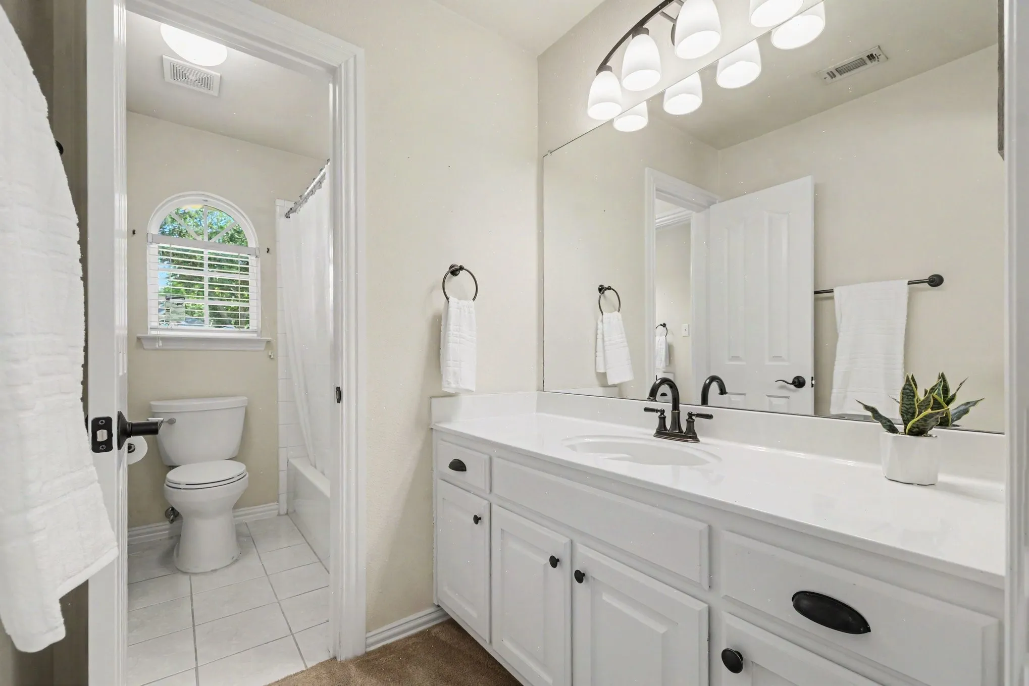 Single Family Residence For Sale in Denton County , 3639 White River Drive, Dallas, Texas 75287, 4 Bedroom, 3 Bathroom, 2 Garage spaces, 2,519 Sqft, built in 1998, mls#21334380, Real Estate Agent in Dallas, Homes For Sale in Denton county, Homes For Sale in Dallas, Realtor in Dallas Texas, Real Estate Brokerage Independent Realty Texas, Luminita Cordes Realtor