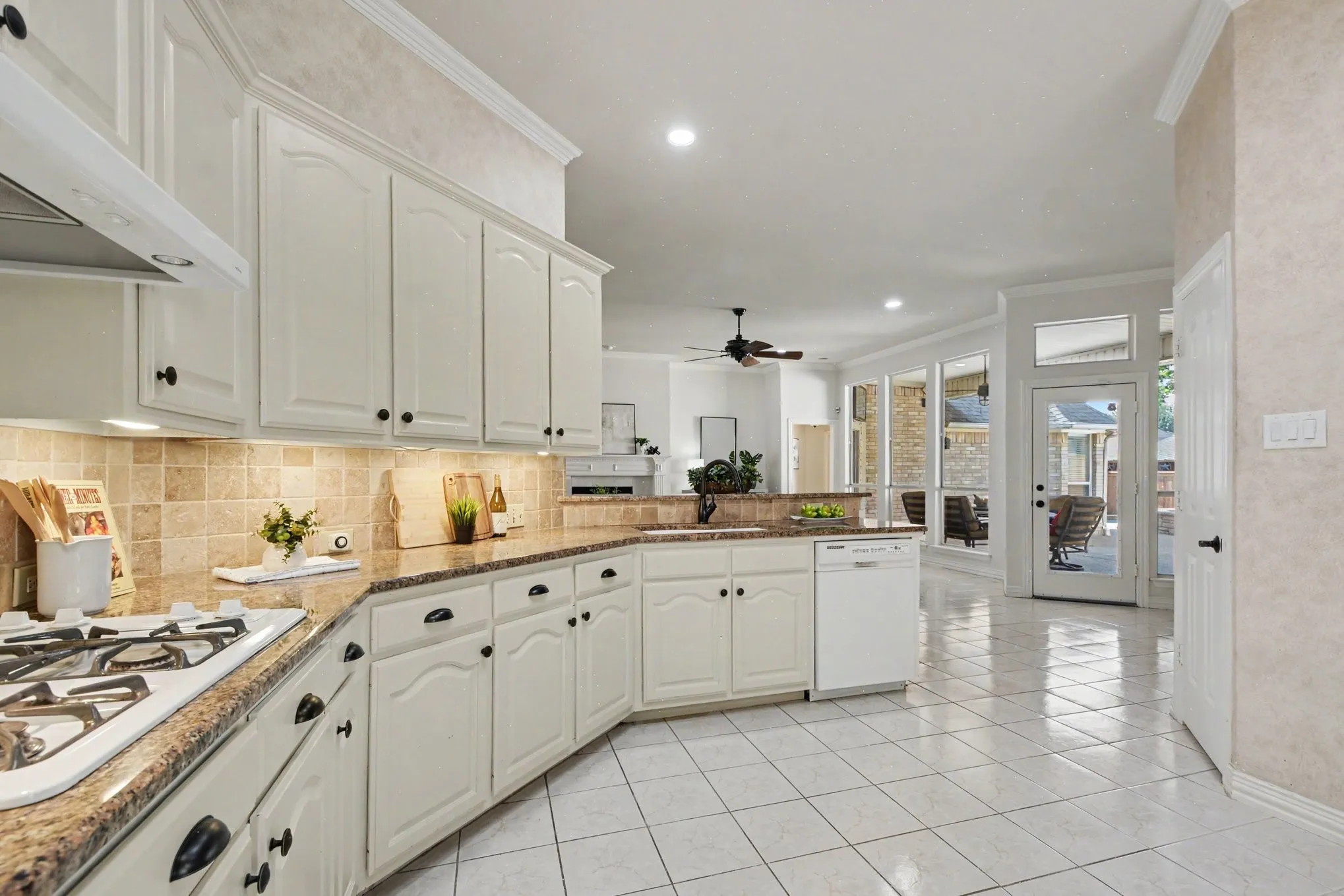 Single Family Residence For Sale in Denton County , 3639 White River Drive, Dallas, Texas 75287, 4 Bedroom, 3 Bathroom, 2 Garage spaces, 2,519 Sqft, built in 1998, mls#21334380, Real Estate Agent in Dallas, Homes For Sale in Denton county, Homes For Sale in Dallas, Realtor in Dallas Texas, Real Estate Brokerage Independent Realty Texas, Luminita Cordes Realtor