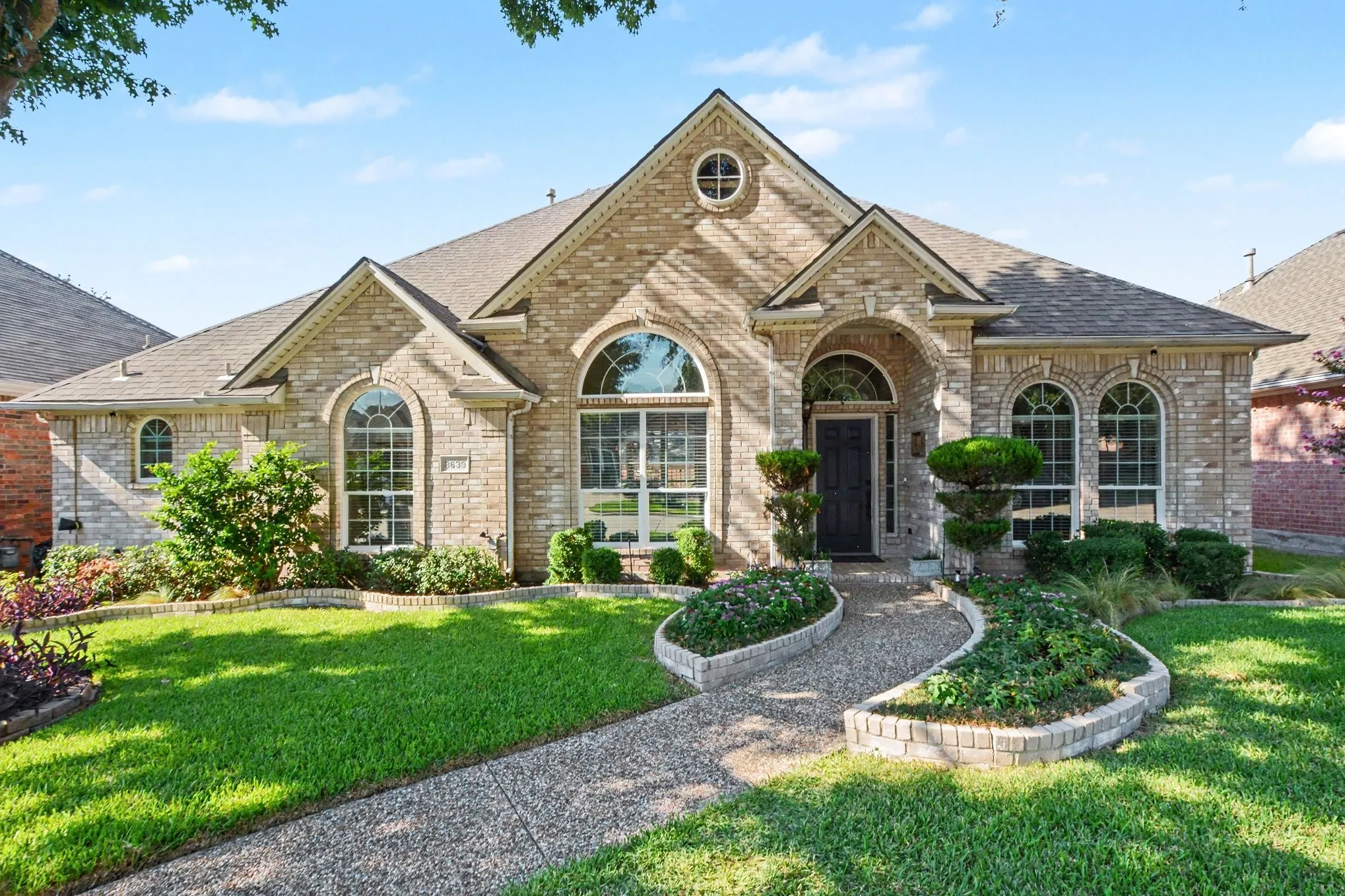 Single Family Residence For Sale in Denton County , 3639 White River Drive, Dallas, Texas 75287, 4 Bedroom, 3 Bathroom, 2 Garage spaces, 2,519 Sqft, built in 1998, mls#21334380, Real Estate Agent in Dallas, Homes For Sale in Denton county, Homes For Sale in Dallas, Realtor in Dallas Texas, Real Estate Brokerage Independent Realty Texas, Luminita Cordes Realtor