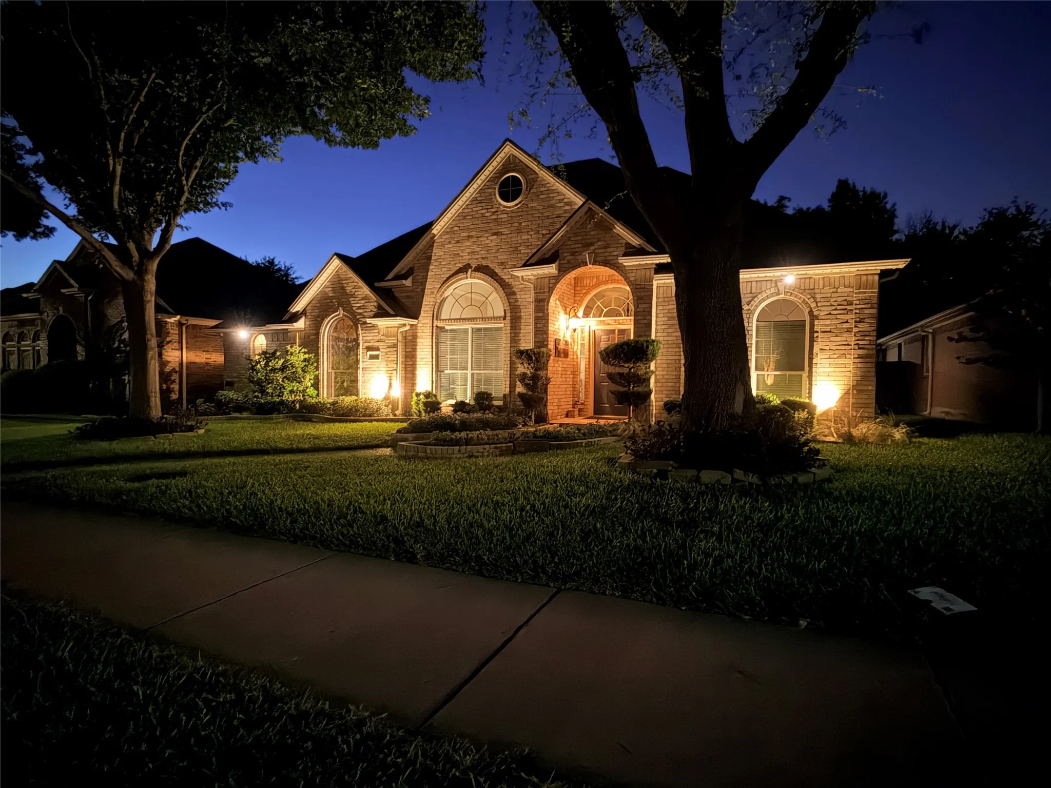 Single Family Residence For Sale in Denton County , 3639 White River Drive, Dallas, Texas 75287, 4 Bedroom, 3 Bathroom, 2 Garage spaces, 2,519 Sqft, built in 1998, mls#21334380, Real Estate Agent in Dallas, Homes For Sale in Denton county, Homes For Sale in Dallas, Realtor in Dallas Texas, Real Estate Brokerage Independent Realty Texas, Luminita Cordes Realtor