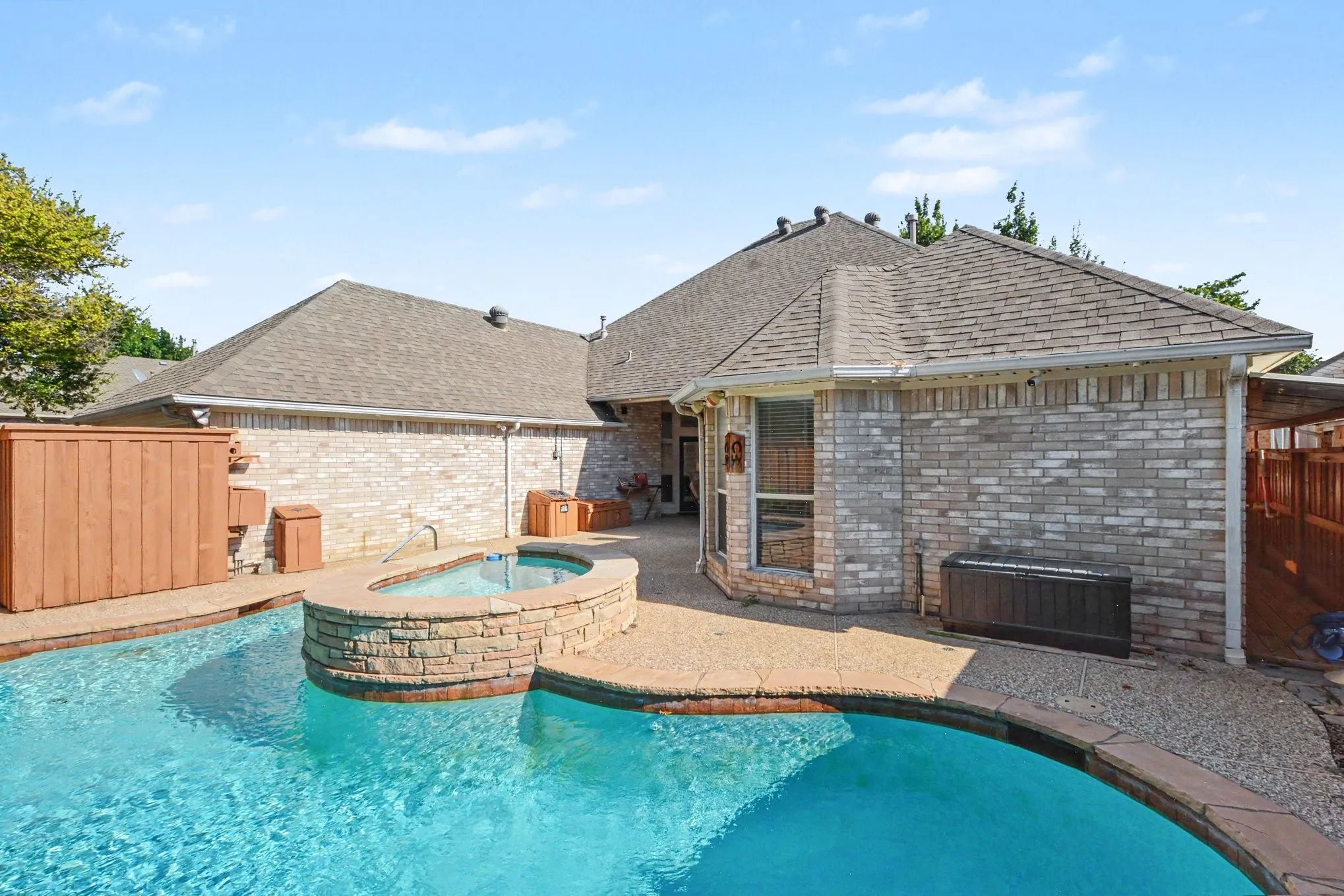Single Family Residence For Sale in Denton County , 3639 White River Drive, Dallas, Texas 75287, 4 Bedroom, 3 Bathroom, 2 Garage spaces, 2,519 Sqft, built in 1998, mls#21334380, Real Estate Agent in Dallas, Homes For Sale in Denton county, Homes For Sale in Dallas, Realtor in Dallas Texas, Real Estate Brokerage Independent Realty Texas, Luminita Cordes Realtor