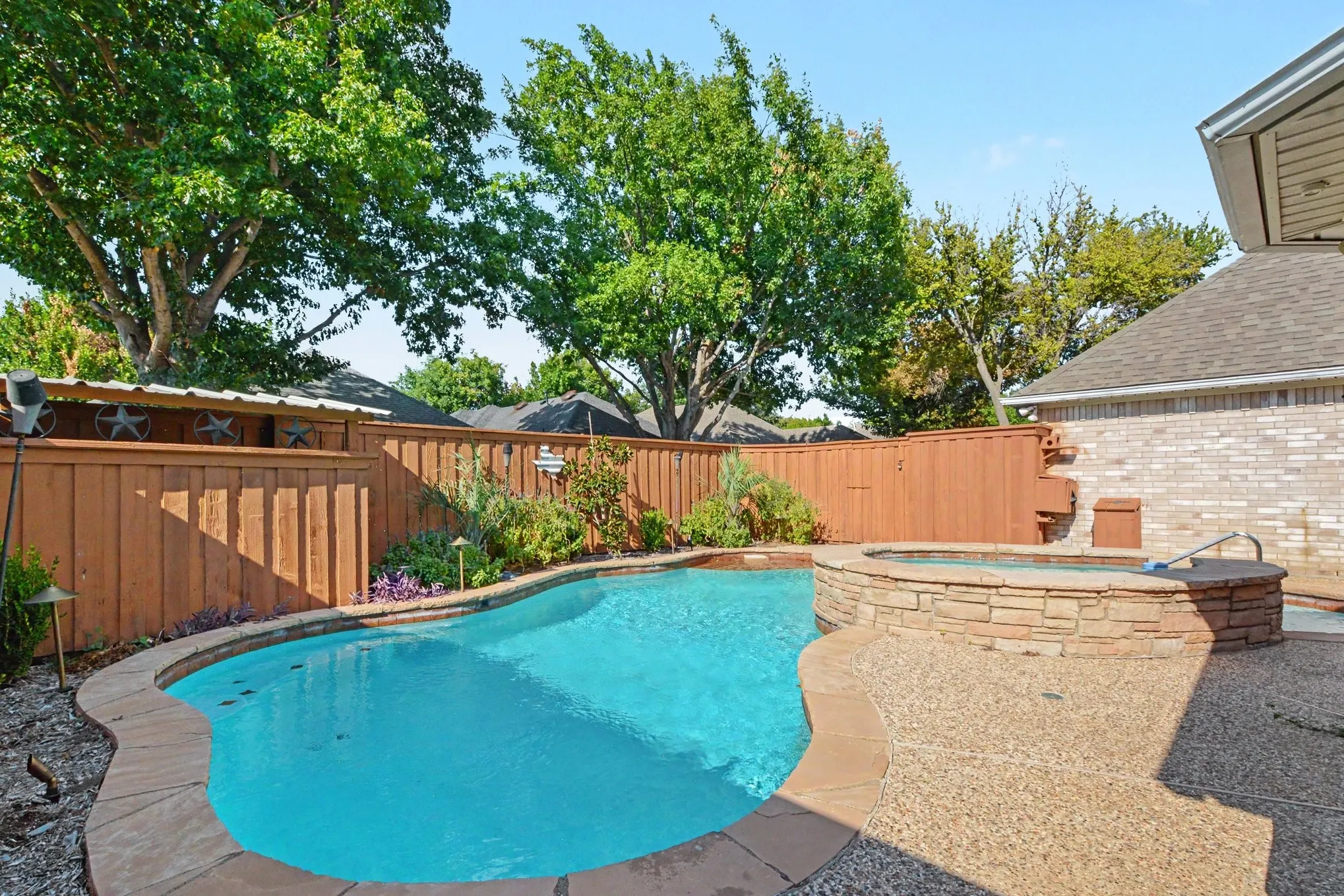 Single Family Residence For Sale in Denton County , 3639 White River Drive, Dallas, Texas 75287, 4 Bedroom, 3 Bathroom, 2 Garage spaces, 2,519 Sqft, built in 1998, mls#21334380, Real Estate Agent in Dallas, Homes For Sale in Denton county, Homes For Sale in Dallas, Realtor in Dallas Texas, Real Estate Brokerage Independent Realty Texas, Luminita Cordes Realtor