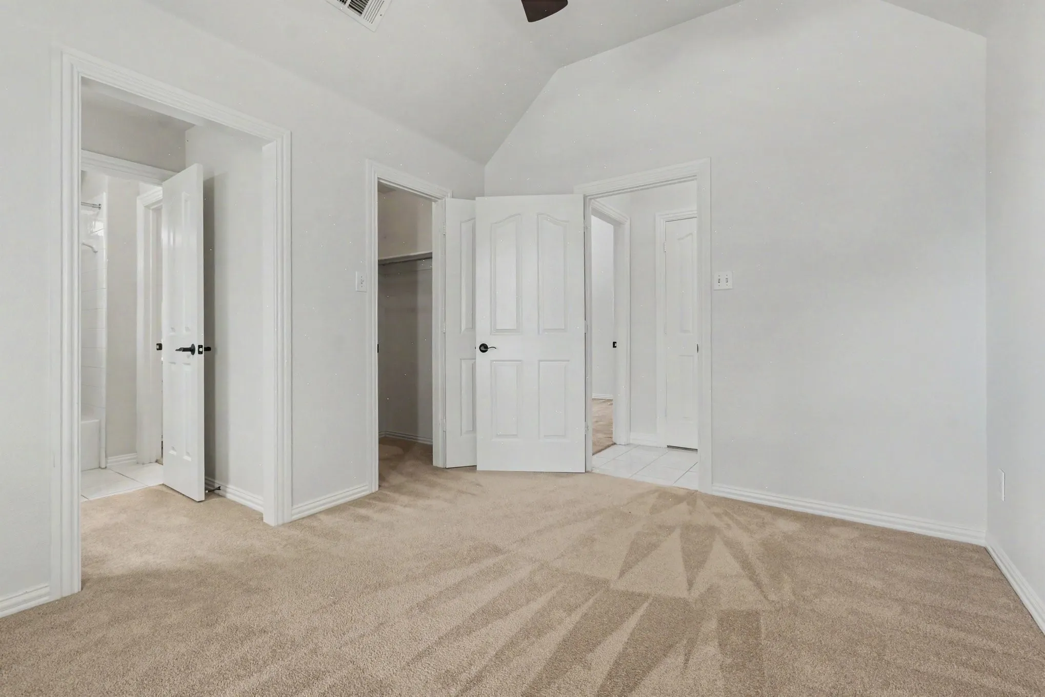 Single Family Residence For Sale in Denton County , 3639 White River Drive, Dallas, Texas 75287, 4 Bedroom, 3 Bathroom, 2 Garage spaces, 2,519 Sqft, built in 1998, mls#21334380, Real Estate Agent in Dallas, Homes For Sale in Denton county, Homes For Sale in Dallas, Realtor in Dallas Texas, Real Estate Brokerage Independent Realty Texas, Luminita Cordes Realtor
