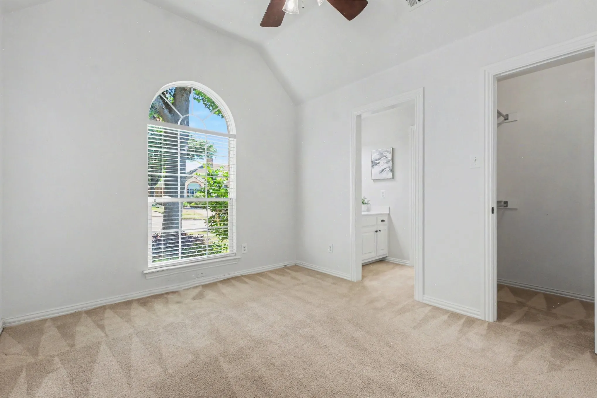 Single Family Residence For Sale in Denton County , 3639 White River Drive, Dallas, Texas 75287, 4 Bedroom, 3 Bathroom, 2 Garage spaces, 2,519 Sqft, built in 1998, mls#21334380, Real Estate Agent in Dallas, Homes For Sale in Denton county, Homes For Sale in Dallas, Realtor in Dallas Texas, Real Estate Brokerage Independent Realty Texas, Luminita Cordes Realtor