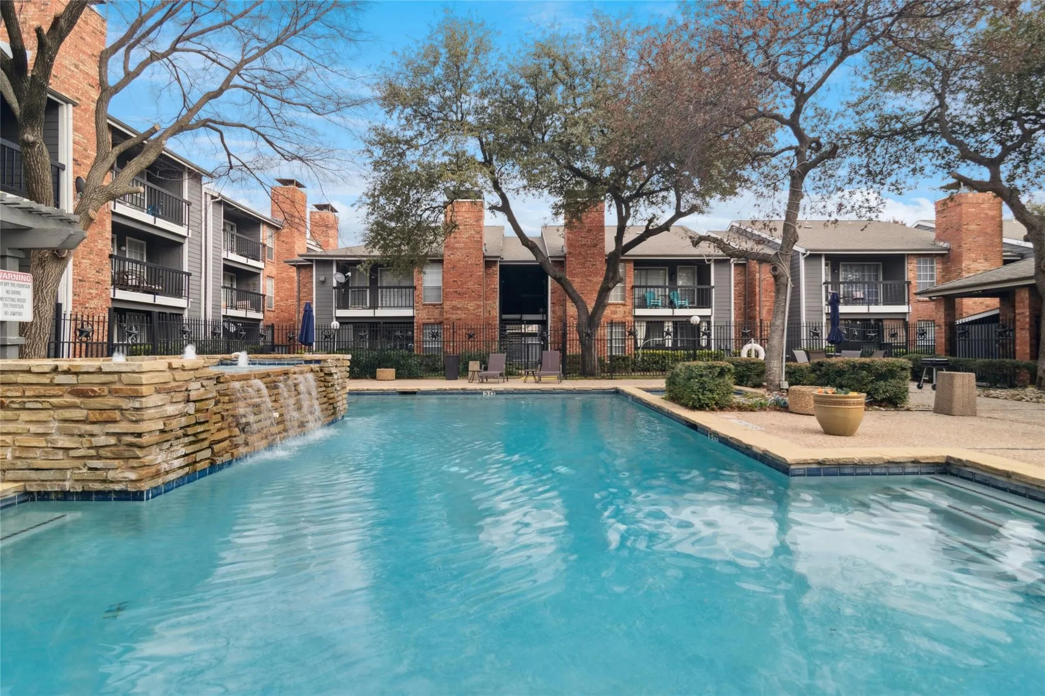 Condominium For Sale in Collin County , 18333 Roehampton Drive 714, Dallas, Texas 75252, 2 Bedroom, 1 Bathroom, Garage spaces, 737 Sqft, built in 1985, mls#21341871, Real Estate Agent in Dallas, Homes For Sale in Collin county, Homes For Sale in Dallas, Realtor in Dallas Texas, Real Estate Brokerage Independent Realty Texas, Luminita Cordes Realtor