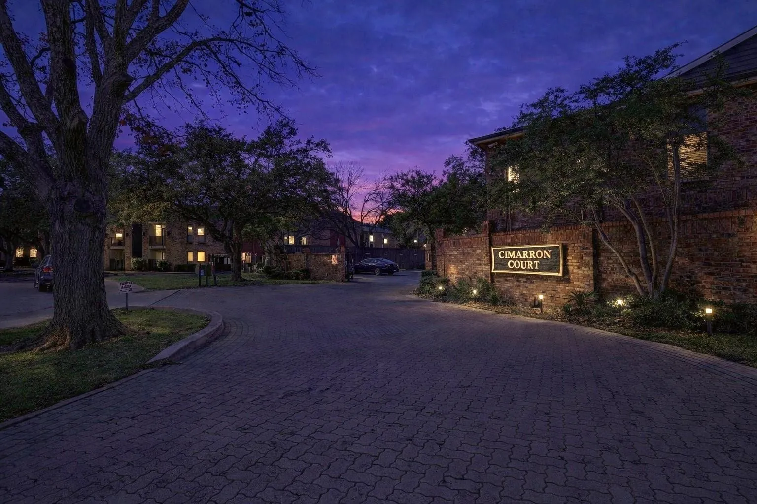 Condominium For Sale in Collin County , 18333 Roehampton Drive 714, Dallas, Texas 75252, 2 Bedroom, 1 Bathroom, Garage spaces, 737 Sqft, built in 1985, mls#21341871, Real Estate Agent in Dallas, Homes For Sale in Collin county, Homes For Sale in Dallas, Realtor in Dallas Texas, Real Estate Brokerage Independent Realty Texas, Luminita Cordes Realtor