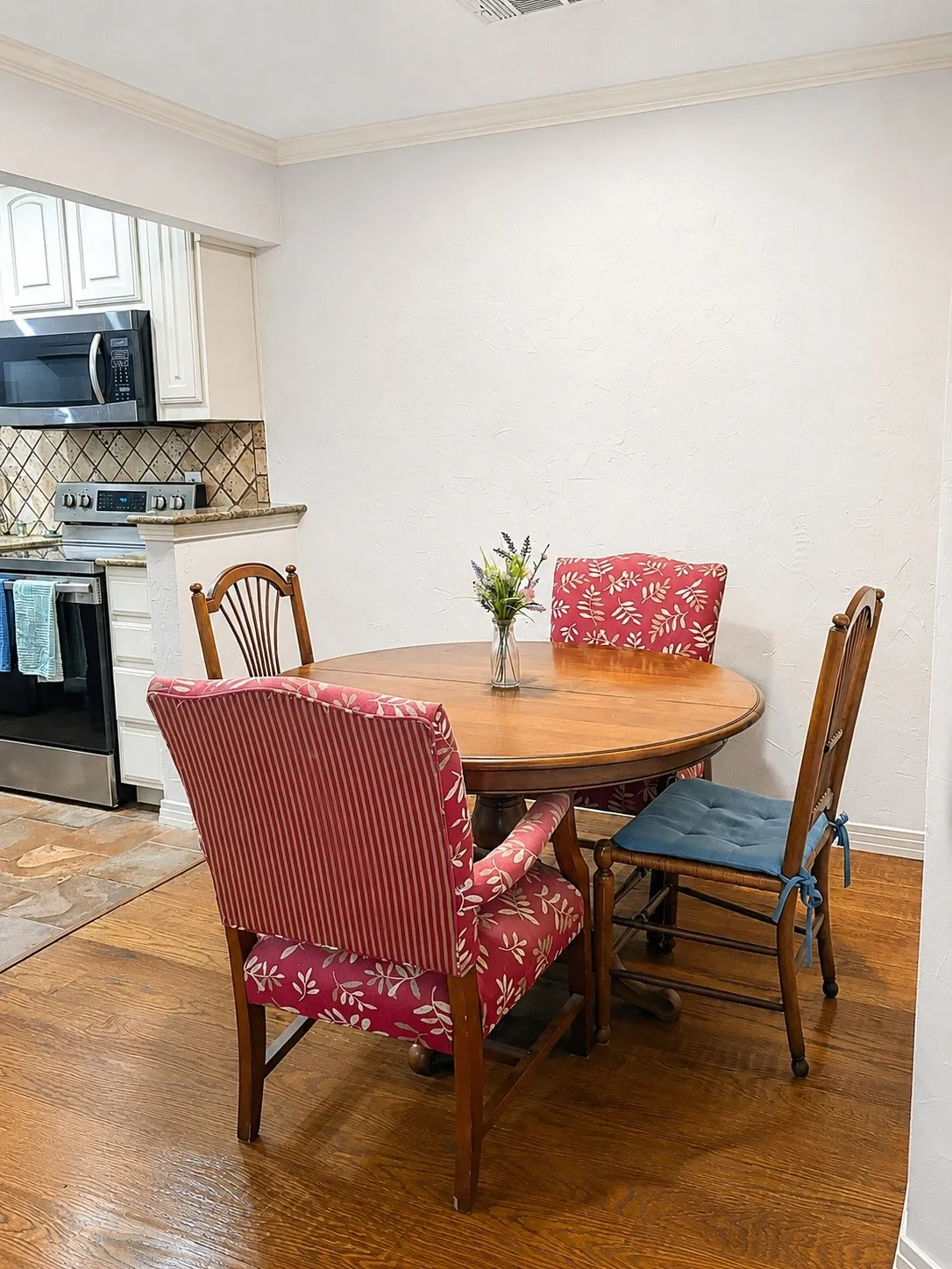 Condominium For Sale in Collin County , 18333 Roehampton Drive 714, Dallas, Texas 75252, 2 Bedroom, 1 Bathroom, Garage spaces, 737 Sqft, built in 1985, mls#21341871, Real Estate Agent in Dallas, Homes For Sale in Collin county, Homes For Sale in Dallas, Realtor in Dallas Texas, Real Estate Brokerage Independent Realty Texas, Luminita Cordes Realtor