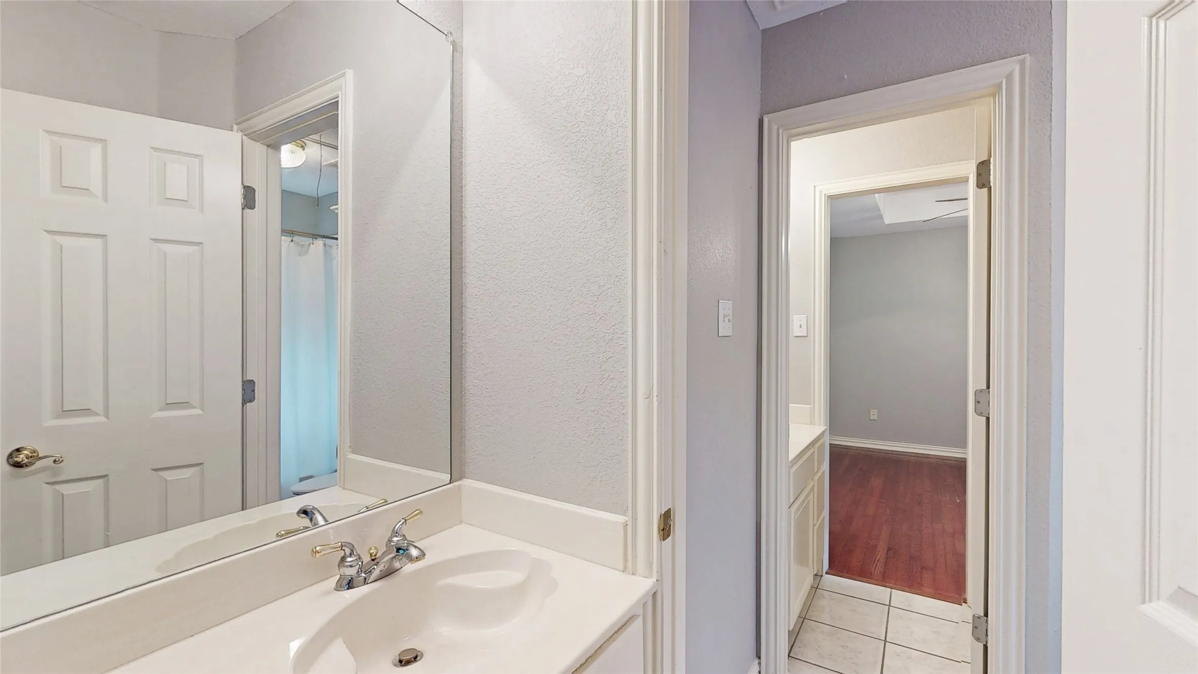 Single Family Residence For Sale in Denton County , 1701 Oriole Drive, Flower Mound, Texas 75022, 3 Bedroom, 4 Bathroom, 2 Garage spaces, 2,331 Sqft, built in 1995, mls#21341877, Real Estate Agent in Flower Mound, Homes For Sale in Denton county, Homes For Sale in Flower Mound, Realtor in Flower Mound Texas, Real Estate Brokerage Independent Realty Texas, Luminita Cordes Realtor
