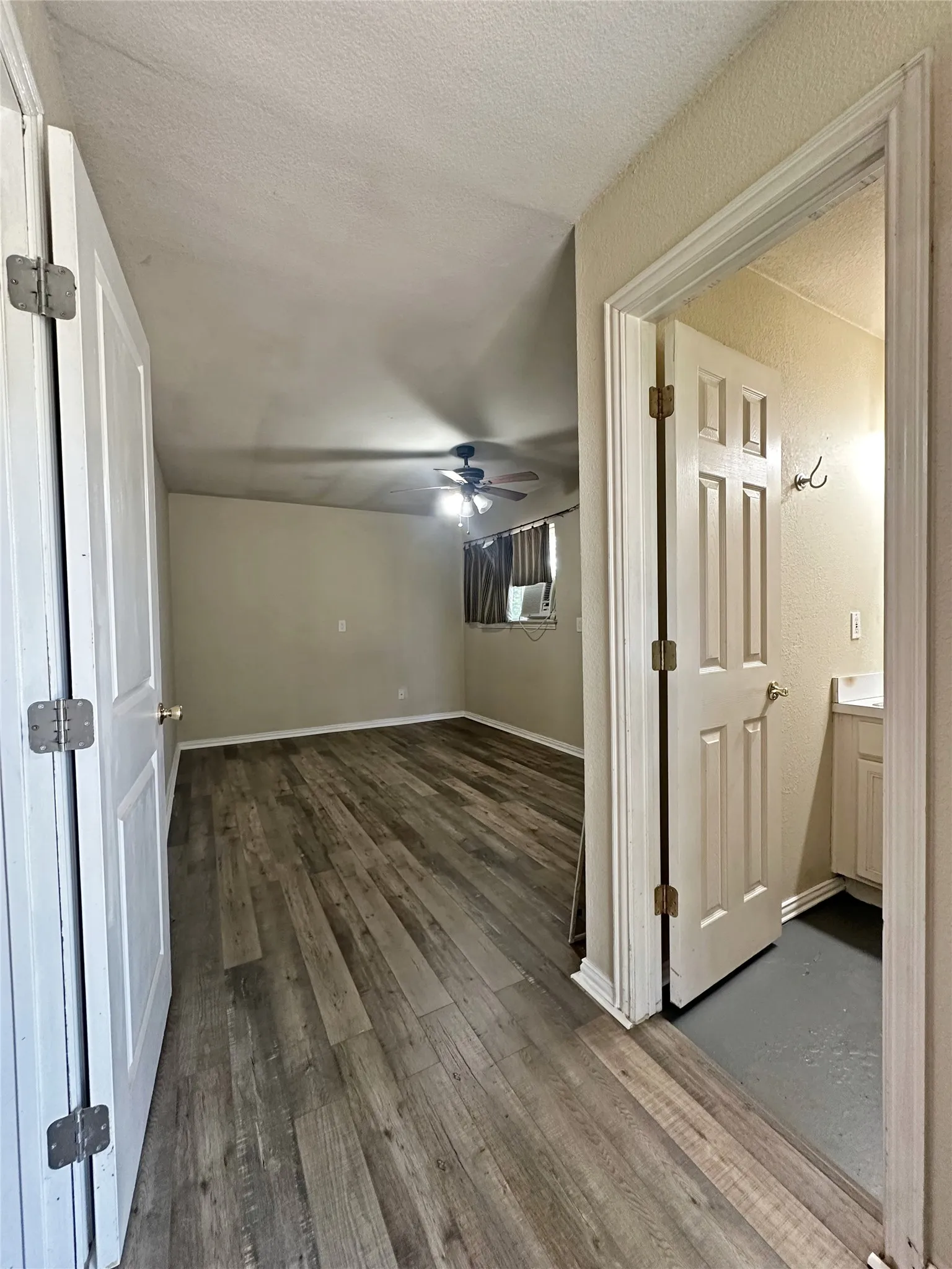Single Family Residence For Sale in Denton County , 1701 Oriole Drive, Flower Mound, Texas 75022, 3 Bedroom, 4 Bathroom, 2 Garage spaces, 2,331 Sqft, built in 1995, mls#21341877, Real Estate Agent in Flower Mound, Homes For Sale in Denton county, Homes For Sale in Flower Mound, Realtor in Flower Mound Texas, Real Estate Brokerage Independent Realty Texas, Luminita Cordes Realtor
