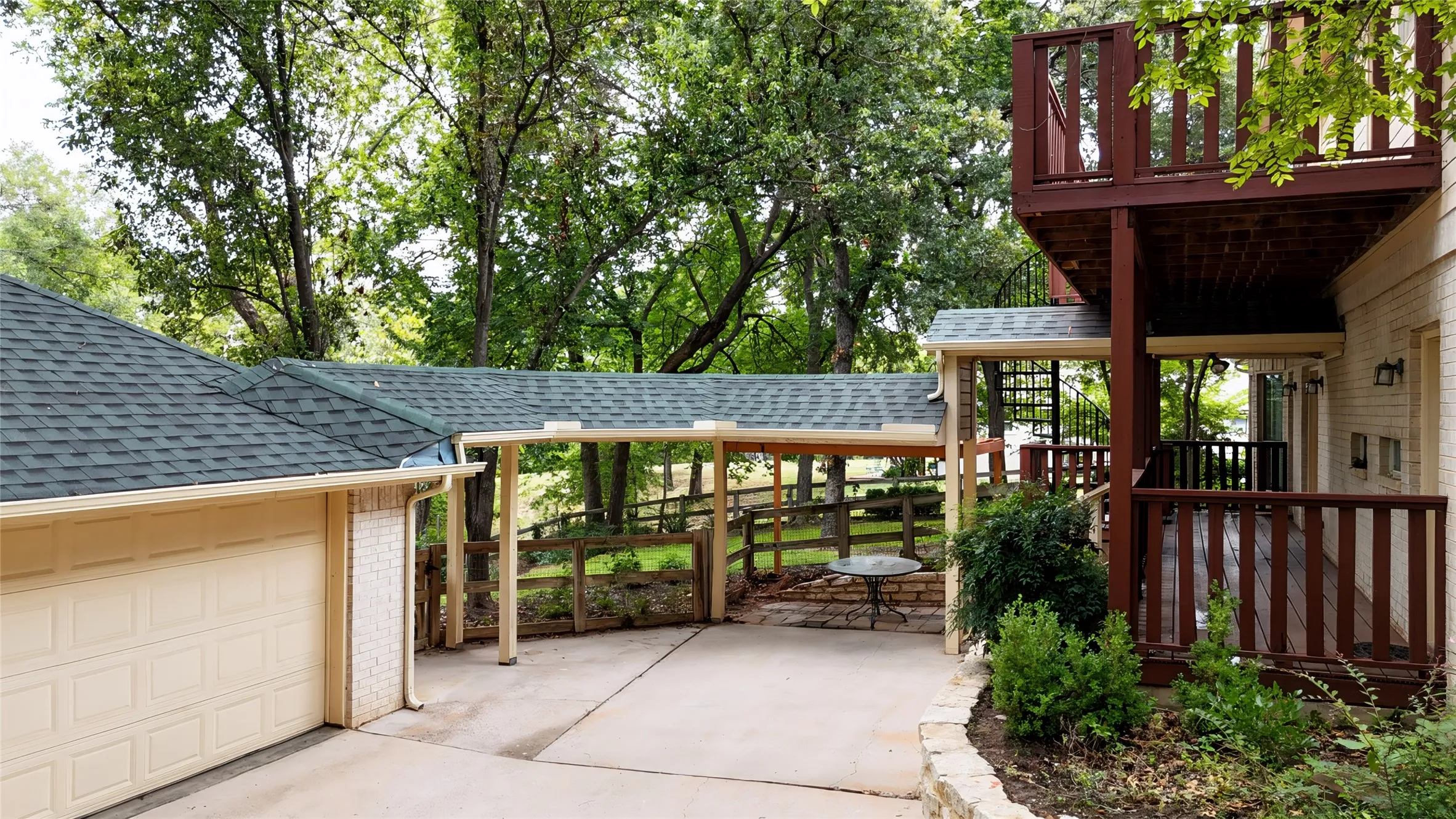 Single Family Residence For Sale in Denton County , 1701 Oriole Drive, Flower Mound, Texas 75022, 3 Bedroom, 4 Bathroom, 2 Garage spaces, 2,331 Sqft, built in 1995, mls#21341877, Real Estate Agent in Flower Mound, Homes For Sale in Denton county, Homes For Sale in Flower Mound, Realtor in Flower Mound Texas, Real Estate Brokerage Independent Realty Texas, Luminita Cordes Realtor