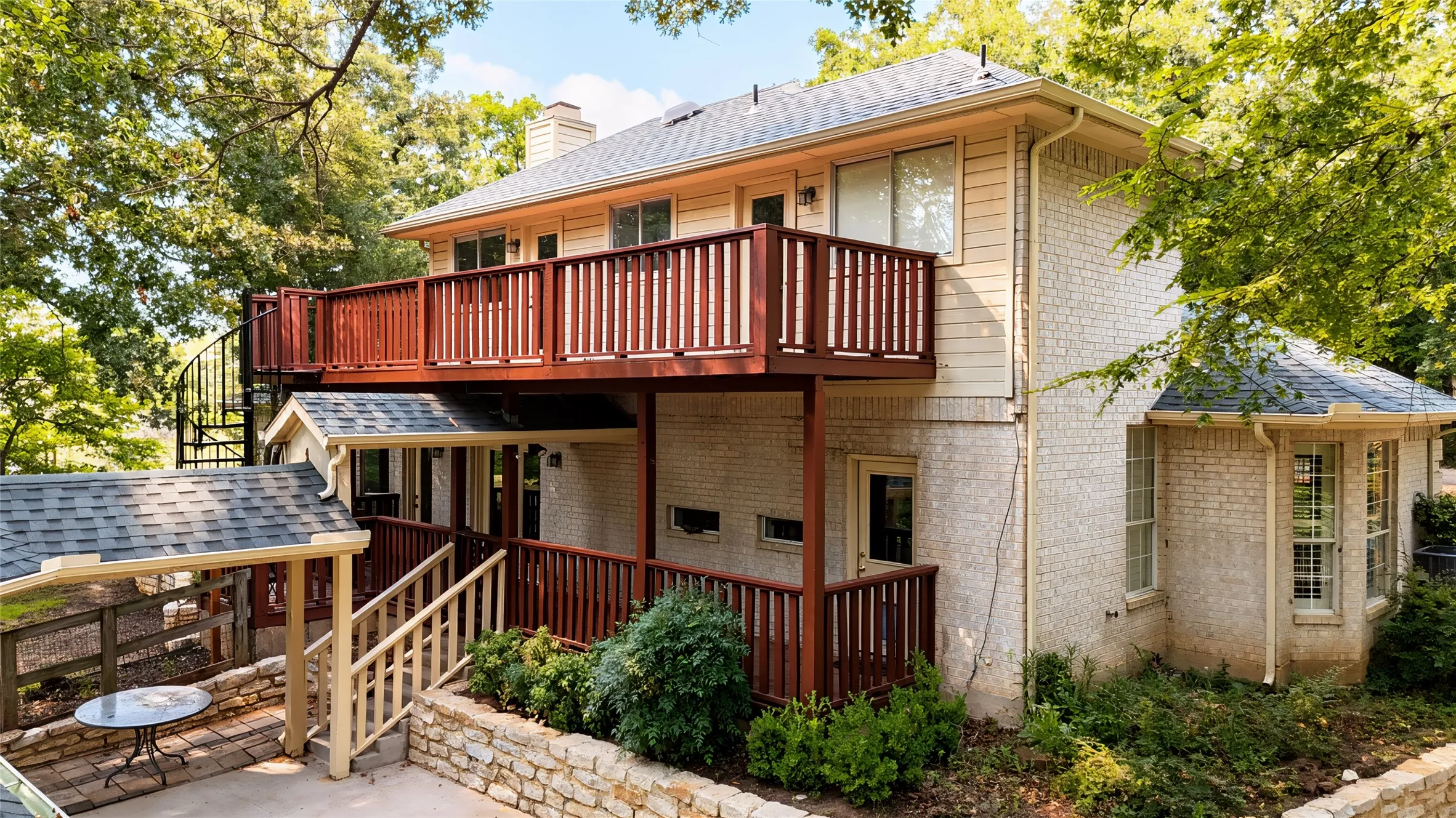 Single Family Residence For Sale in Denton County , 1701 Oriole Drive, Flower Mound, Texas 75022, 3 Bedroom, 4 Bathroom, 2 Garage spaces, 2,331 Sqft, built in 1995, mls#21341877, Real Estate Agent in Flower Mound, Homes For Sale in Denton county, Homes For Sale in Flower Mound, Realtor in Flower Mound Texas, Real Estate Brokerage Independent Realty Texas, Luminita Cordes Realtor