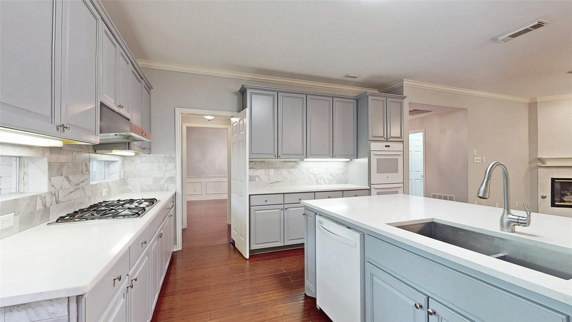 Single Family Residence For Sale in Denton County , 1701 Oriole Drive, Flower Mound, Texas 75022, 3 Bedroom, 4 Bathroom, 2 Garage spaces, 2,331 Sqft, built in 1995, mls#21341877, Real Estate Agent in Flower Mound, Homes For Sale in Denton county, Homes For Sale in Flower Mound, Realtor in Flower Mound Texas, Real Estate Brokerage Independent Realty Texas, Luminita Cordes Realtor