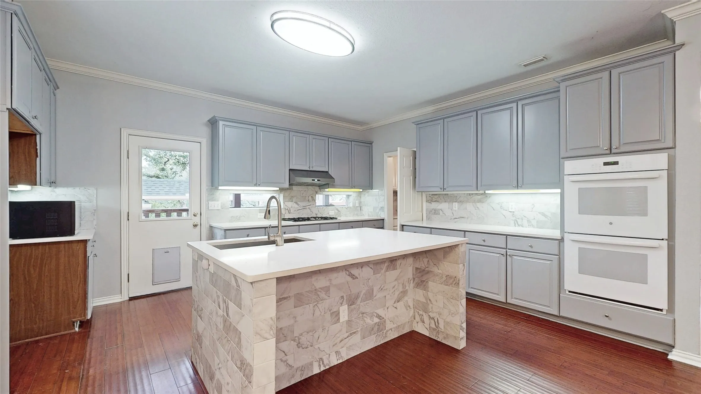 Single Family Residence For Sale in Denton County , 1701 Oriole Drive, Flower Mound, Texas 75022, 3 Bedroom, 4 Bathroom, 2 Garage spaces, 2,331 Sqft, built in 1995, mls#21341877, Real Estate Agent in Flower Mound, Homes For Sale in Denton county, Homes For Sale in Flower Mound, Realtor in Flower Mound Texas, Real Estate Brokerage Independent Realty Texas, Luminita Cordes Realtor