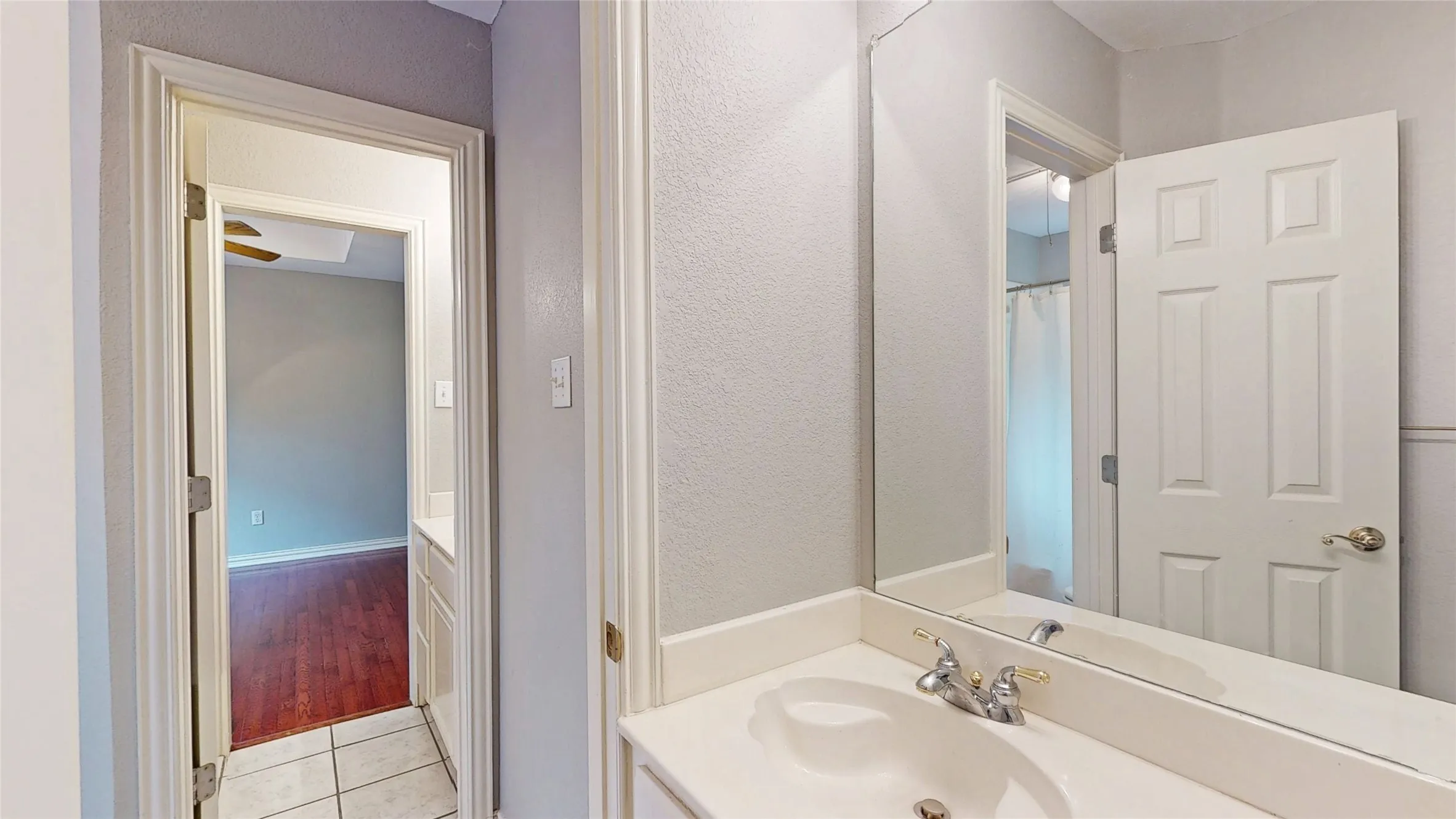 Single Family Residence For Sale in Denton County , 1701 Oriole Drive, Flower Mound, Texas 75022, 3 Bedroom, 4 Bathroom, 2 Garage spaces, 2,331 Sqft, built in 1995, mls#21341877, Real Estate Agent in Flower Mound, Homes For Sale in Denton county, Homes For Sale in Flower Mound, Realtor in Flower Mound Texas, Real Estate Brokerage Independent Realty Texas, Luminita Cordes Realtor