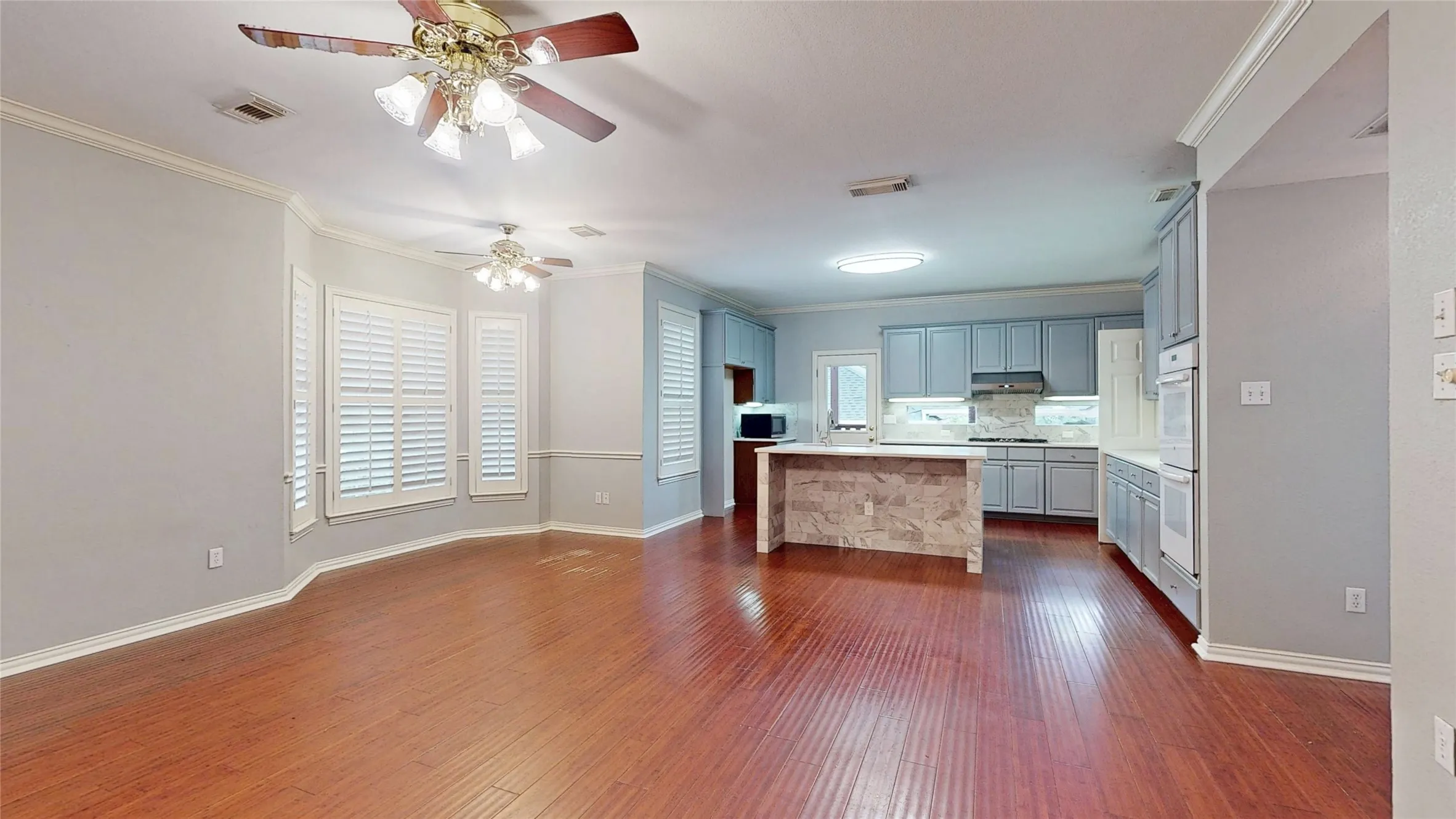 Single Family Residence For Sale in Denton County , 1701 Oriole Drive, Flower Mound, Texas 75022, 3 Bedroom, 4 Bathroom, 2 Garage spaces, 2,331 Sqft, built in 1995, mls#21341877, Real Estate Agent in Flower Mound, Homes For Sale in Denton county, Homes For Sale in Flower Mound, Realtor in Flower Mound Texas, Real Estate Brokerage Independent Realty Texas, Luminita Cordes Realtor