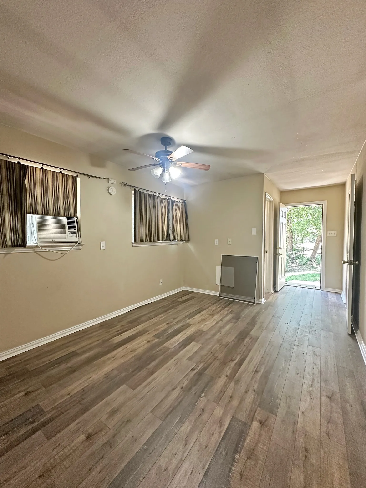 Single Family Residence For Sale in Denton County , 1701 Oriole Drive, Flower Mound, Texas 75022, 3 Bedroom, 4 Bathroom, 2 Garage spaces, 2,331 Sqft, built in 1995, mls#21341877, Real Estate Agent in Flower Mound, Homes For Sale in Denton county, Homes For Sale in Flower Mound, Realtor in Flower Mound Texas, Real Estate Brokerage Independent Realty Texas, Luminita Cordes Realtor
