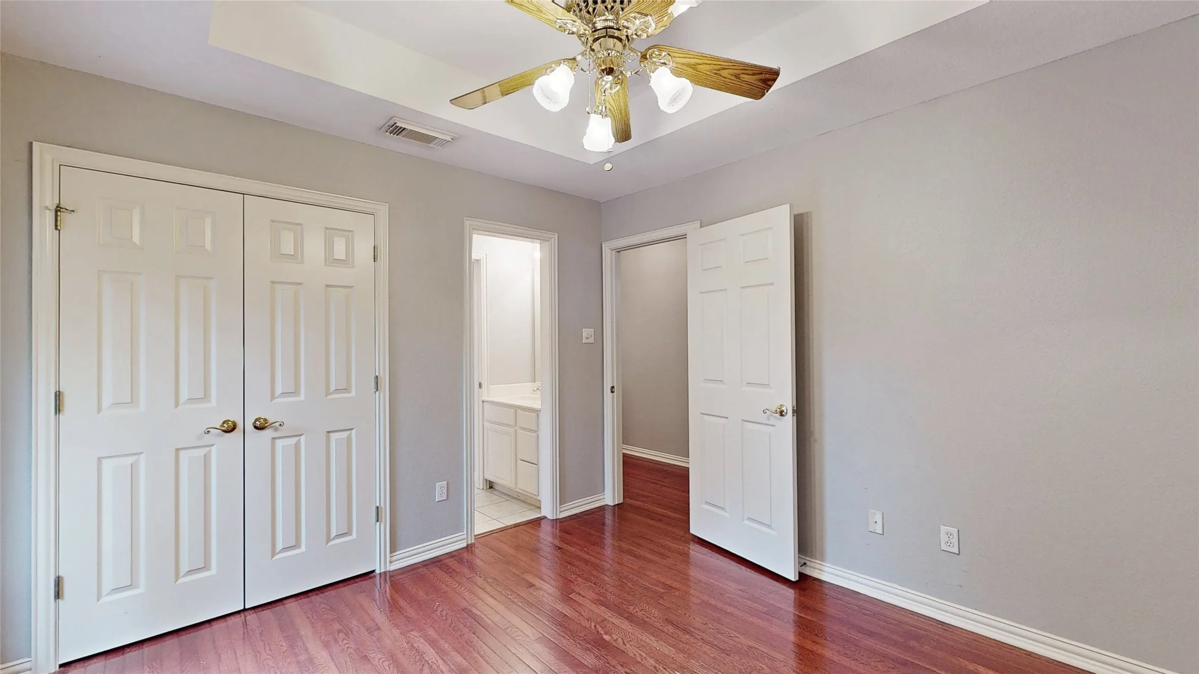 Single Family Residence For Sale in Denton County , 1701 Oriole Drive, Flower Mound, Texas 75022, 3 Bedroom, 4 Bathroom, 2 Garage spaces, 2,331 Sqft, built in 1995, mls#21341877, Real Estate Agent in Flower Mound, Homes For Sale in Denton county, Homes For Sale in Flower Mound, Realtor in Flower Mound Texas, Real Estate Brokerage Independent Realty Texas, Luminita Cordes Realtor