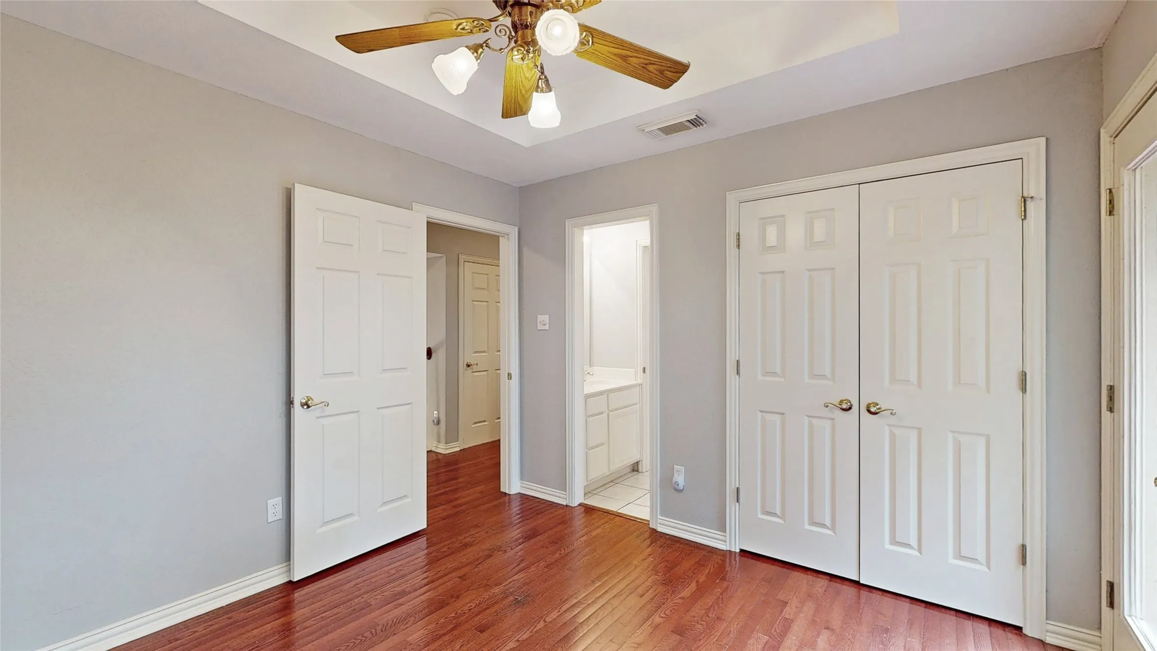 Single Family Residence For Sale in Denton County , 1701 Oriole Drive, Flower Mound, Texas 75022, 3 Bedroom, 4 Bathroom, 2 Garage spaces, 2,331 Sqft, built in 1995, mls#21341877, Real Estate Agent in Flower Mound, Homes For Sale in Denton county, Homes For Sale in Flower Mound, Realtor in Flower Mound Texas, Real Estate Brokerage Independent Realty Texas, Luminita Cordes Realtor