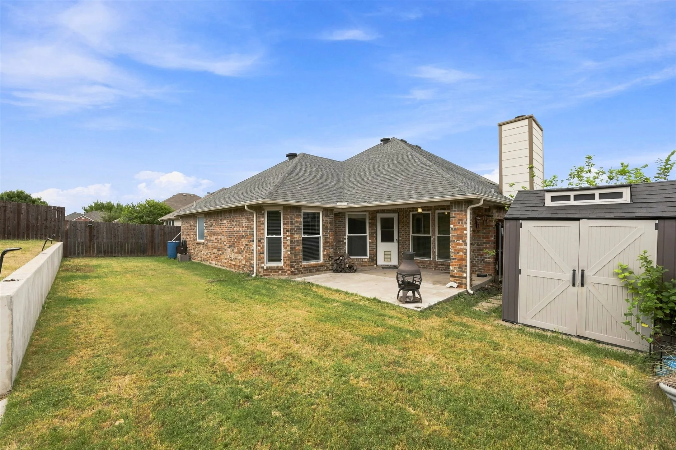 Single Family Residence For Sale in Ellis County , 3221 Canary Lane, Midlothian, Texas 76065, 4 Bedroom, 2 Bathroom, 2 Garage spaces, 2,039 Sqft, built in 2007, mls#21341878, Real Estate Agent in Midlothian, Homes For Sale in Ellis county, Homes For Sale in Midlothian, Realtor in Midlothian Texas, Real Estate Brokerage Independent Realty Texas, Luminita Cordes Realtor