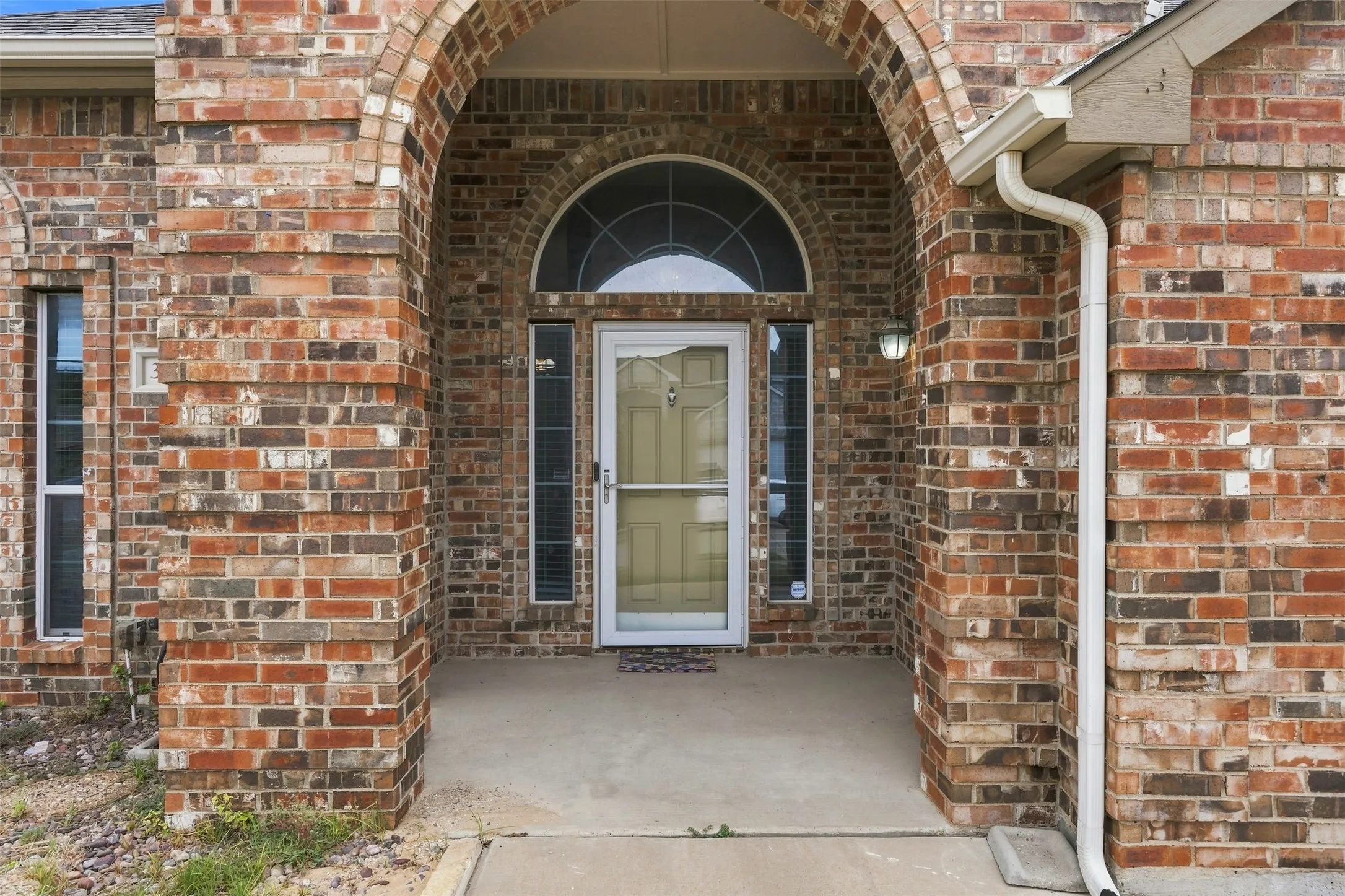 Single Family Residence For Sale in Ellis County , 3221 Canary Lane, Midlothian, Texas 76065, 4 Bedroom, 2 Bathroom, 2 Garage spaces, 2,039 Sqft, built in 2007, mls#21341878, Real Estate Agent in Midlothian, Homes For Sale in Ellis county, Homes For Sale in Midlothian, Realtor in Midlothian Texas, Real Estate Brokerage Independent Realty Texas, Luminita Cordes Realtor