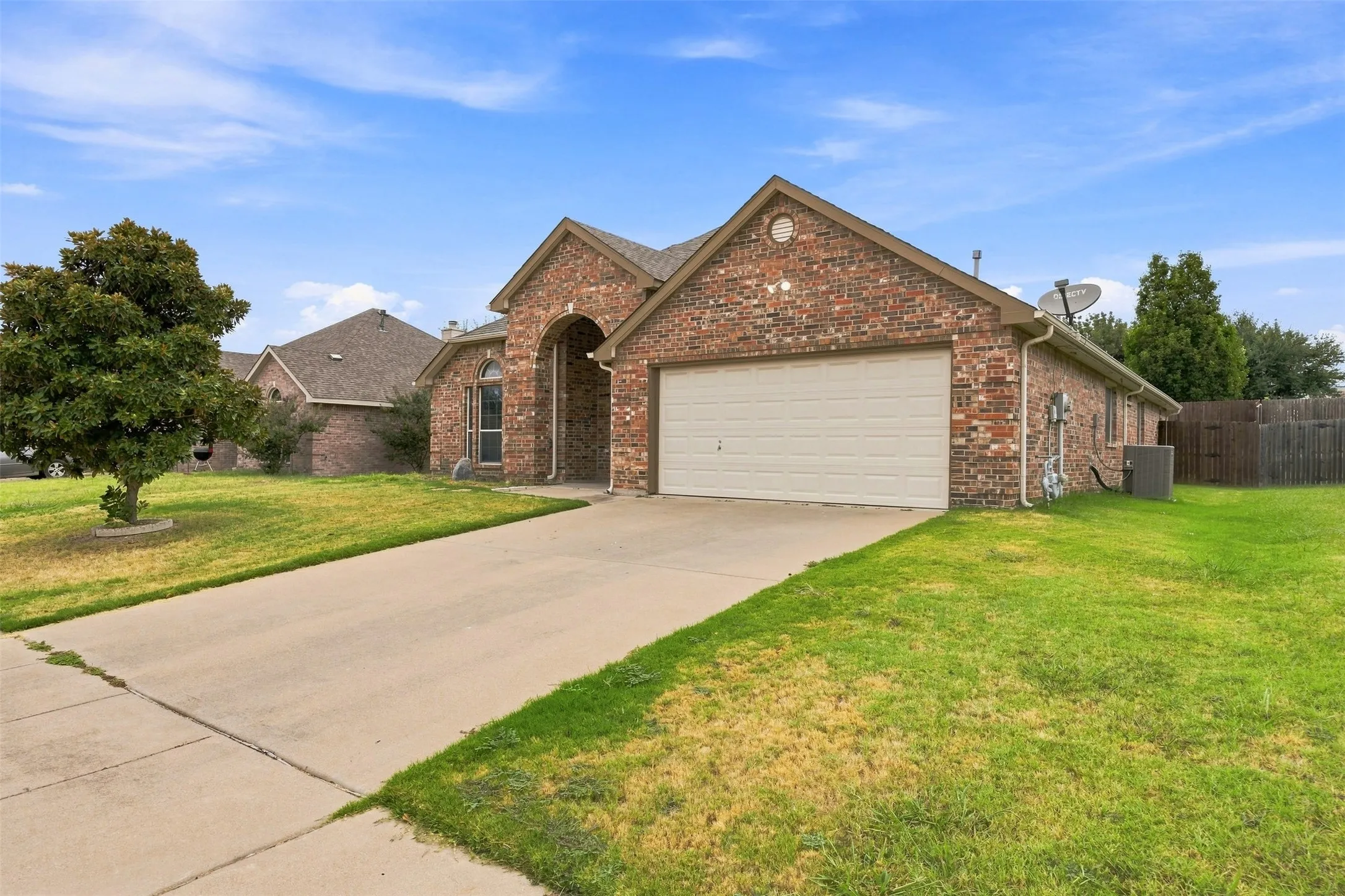Single Family Residence For Sale in Ellis County , 3221 Canary Lane, Midlothian, Texas 76065, 4 Bedroom, 2 Bathroom, 2 Garage spaces, 2,039 Sqft, built in 2007, mls#21341878, Real Estate Agent in Midlothian, Homes For Sale in Ellis county, Homes For Sale in Midlothian, Realtor in Midlothian Texas, Real Estate Brokerage Independent Realty Texas, Luminita Cordes Realtor