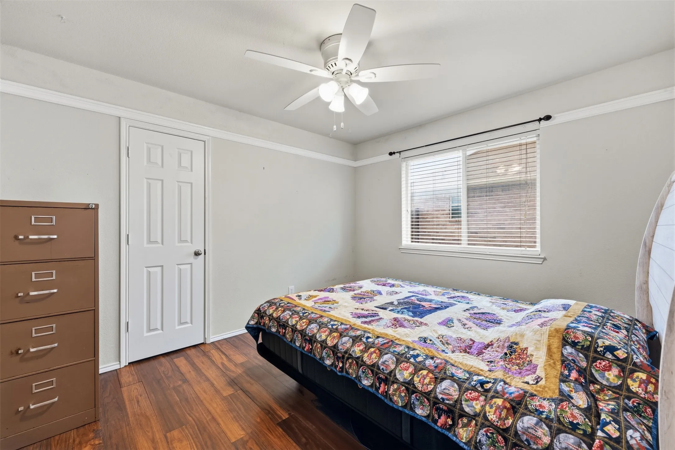 Single Family Residence For Sale in Ellis County , 3221 Canary Lane, Midlothian, Texas 76065, 4 Bedroom, 2 Bathroom, 2 Garage spaces, 2,039 Sqft, built in 2007, mls#21341878, Real Estate Agent in Midlothian, Homes For Sale in Ellis county, Homes For Sale in Midlothian, Realtor in Midlothian Texas, Real Estate Brokerage Independent Realty Texas, Luminita Cordes Realtor