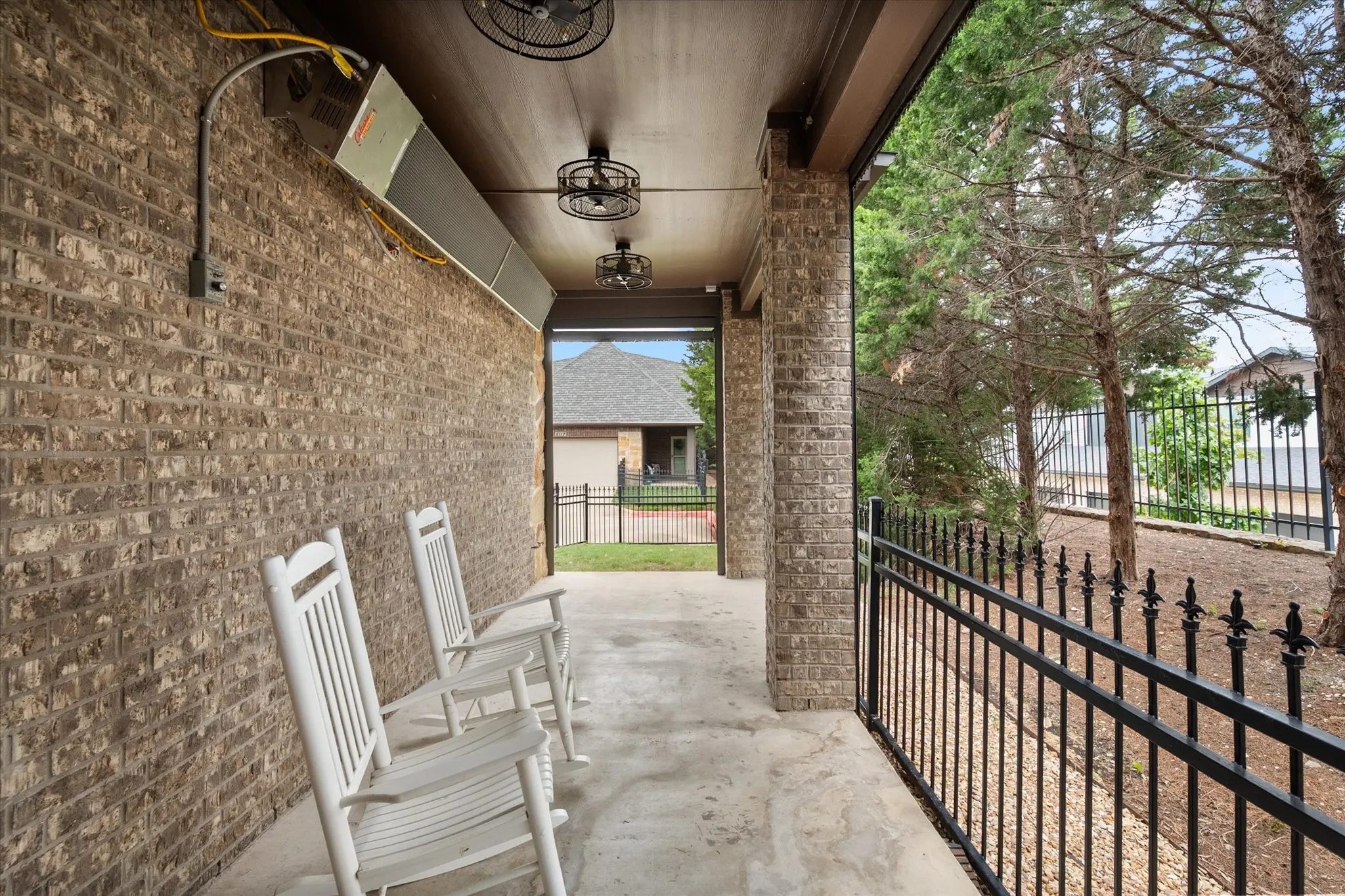 Single Family Residence For Sale in Collin County , 5145 Kentwood Drive, Mc Kinney, Texas 75070, 3 Bedroom, 3 Bathroom, 2 Garage spaces, 2,584 Sqft, built in 2015, mls#21341879, Real Estate Agent in Mc Kinney, Homes For Sale in Collin county, Homes For Sale in Mc Kinney, Realtor in Mc Kinney Texas, Real Estate Brokerage Independent Realty Texas, Luminita Cordes Realtor