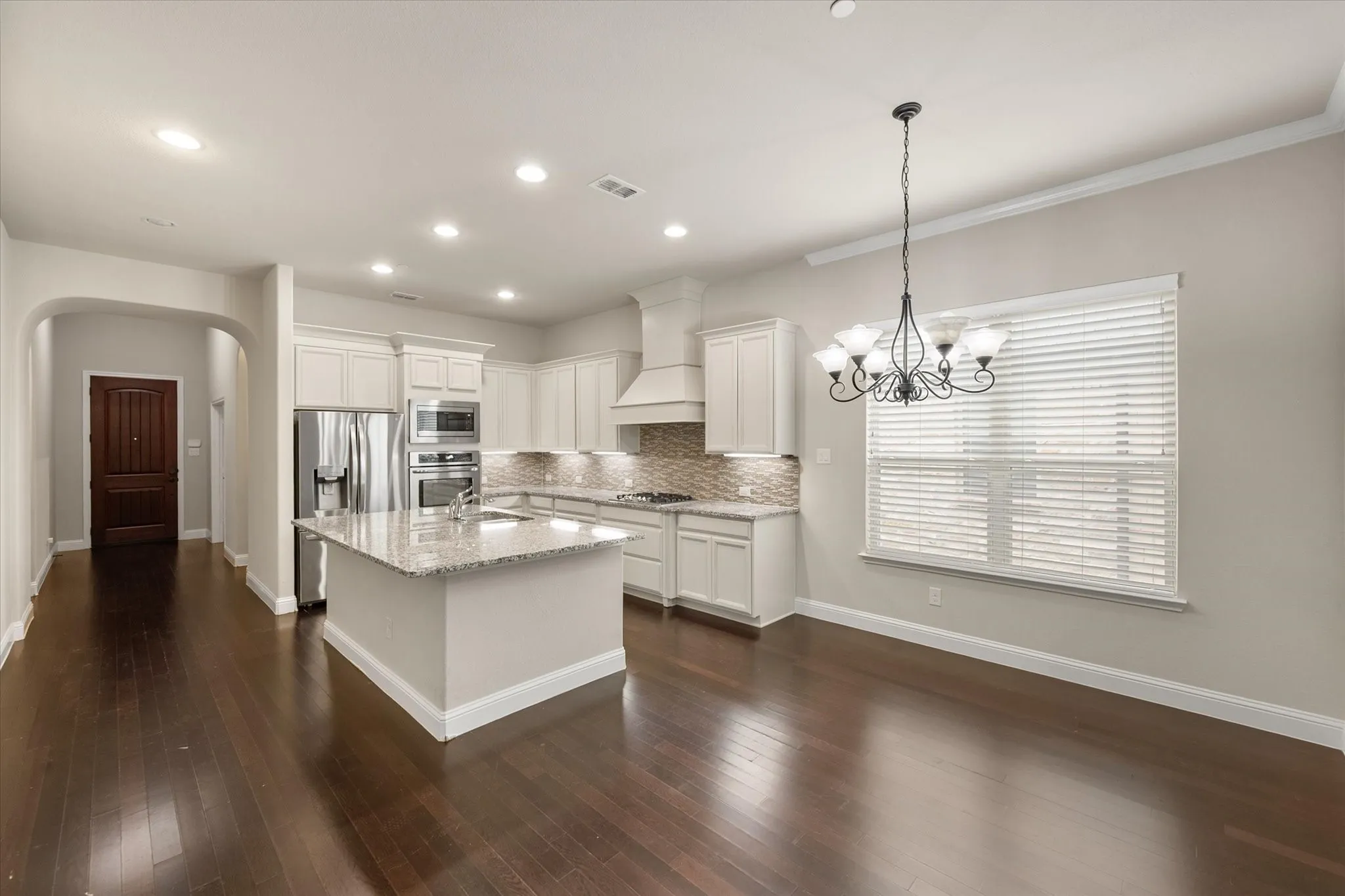 Single Family Residence For Sale in Collin County , 5145 Kentwood Drive, Mc Kinney, Texas 75070, 3 Bedroom, 3 Bathroom, 2 Garage spaces, 2,584 Sqft, built in 2015, mls#21341879, Real Estate Agent in Mc Kinney, Homes For Sale in Collin county, Homes For Sale in Mc Kinney, Realtor in Mc Kinney Texas, Real Estate Brokerage Independent Realty Texas, Luminita Cordes Realtor