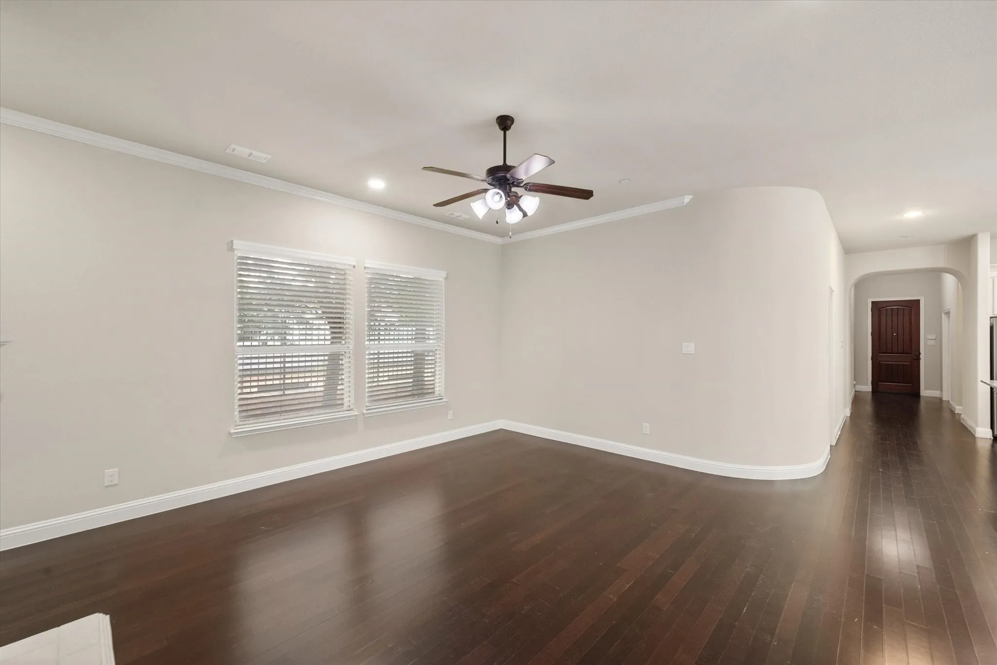 Beautiful trim and curved wall.