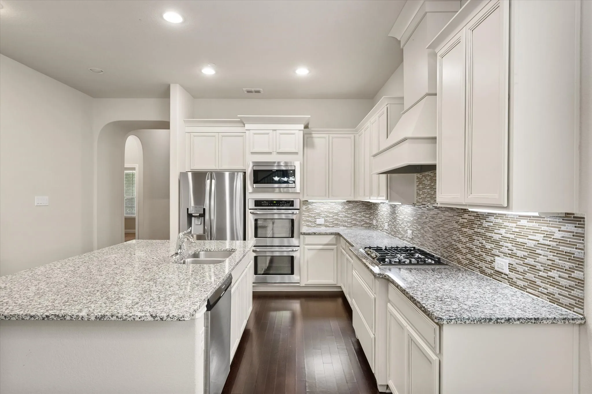 Single Family Residence For Sale in Collin County , 5145 Kentwood Drive, Mc Kinney, Texas 75070, 3 Bedroom, 3 Bathroom, 2 Garage spaces, 2,584 Sqft, built in 2015, mls#21341879, Real Estate Agent in Mc Kinney, Homes For Sale in Collin county, Homes For Sale in Mc Kinney, Realtor in Mc Kinney Texas, Real Estate Brokerage Independent Realty Texas, Luminita Cordes Realtor