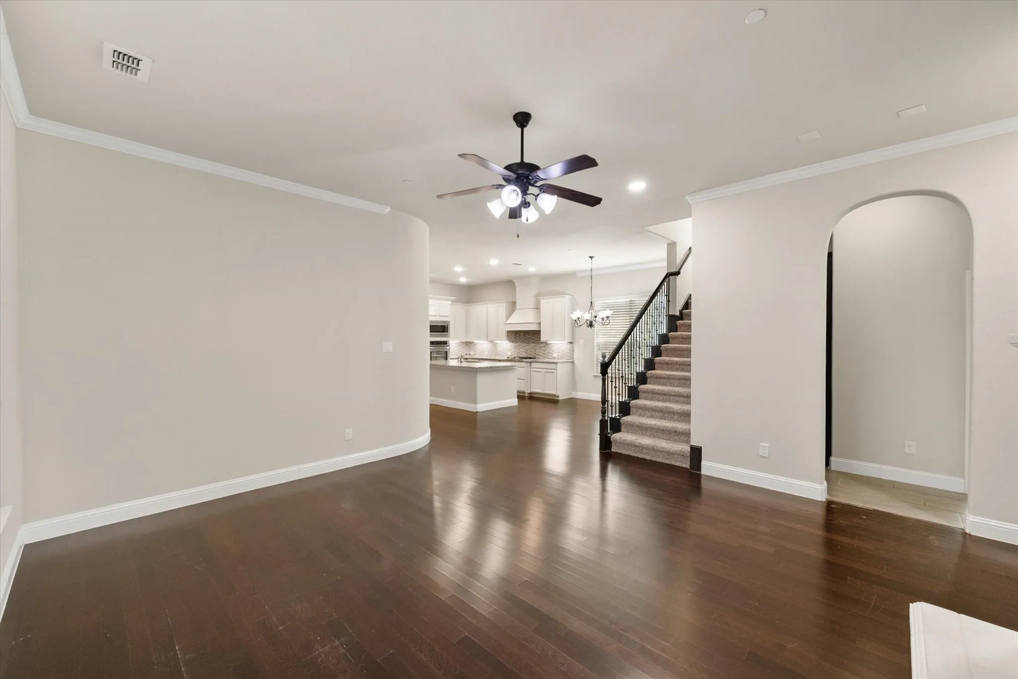 Single Family Residence For Sale in Collin County , 5145 Kentwood Drive, Mc Kinney, Texas 75070, 3 Bedroom, 3 Bathroom, 2 Garage spaces, 2,584 Sqft, built in 2015, mls#21341879, Real Estate Agent in Mc Kinney, Homes For Sale in Collin county, Homes For Sale in Mc Kinney, Realtor in Mc Kinney Texas, Real Estate Brokerage Independent Realty Texas, Luminita Cordes Realtor