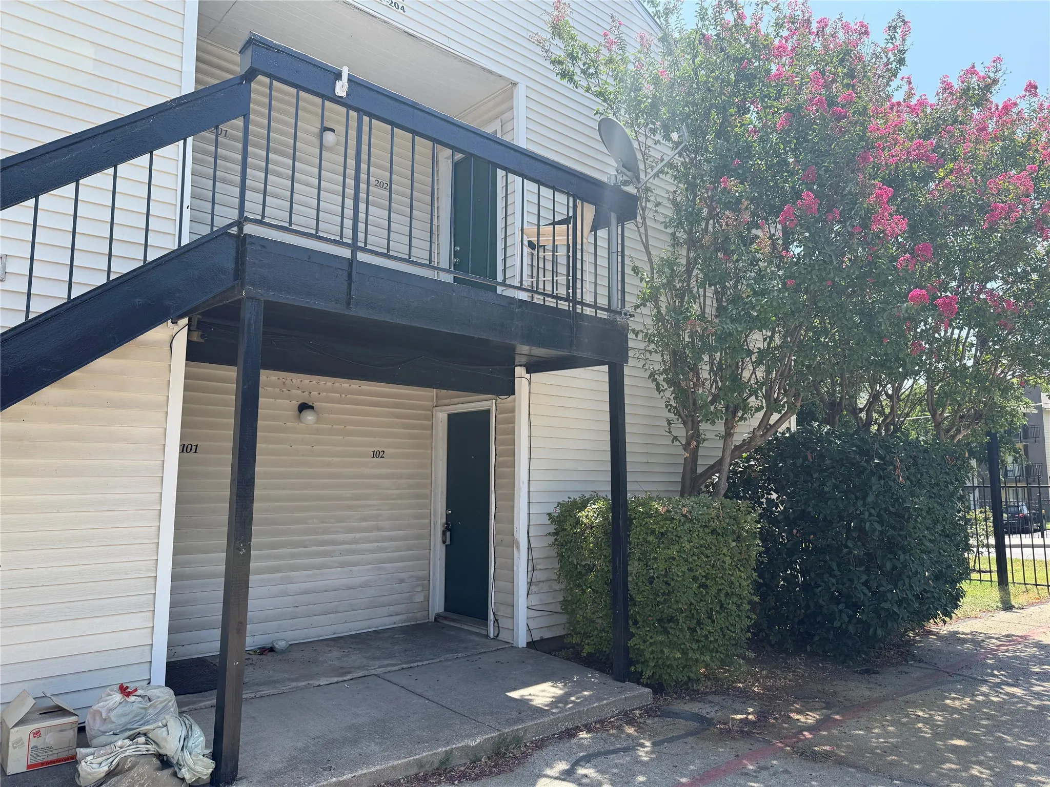 Condominium For Rent in Dallas County , 7431 Holly Hill Drive 102, Dallas, Texas 75231, 1 Bedroom, 1 Bathroom, Garage spaces, 616 Sqft, built in 1979, mls#21341881, Real Estate Agent in Dallas, Homes For Rent in Dallas county, Homes For Rent in Dallas, Realtor in Dallas Texas, Real Estate Brokerage Independent Realty Texas, Luminita Cordes Realtor