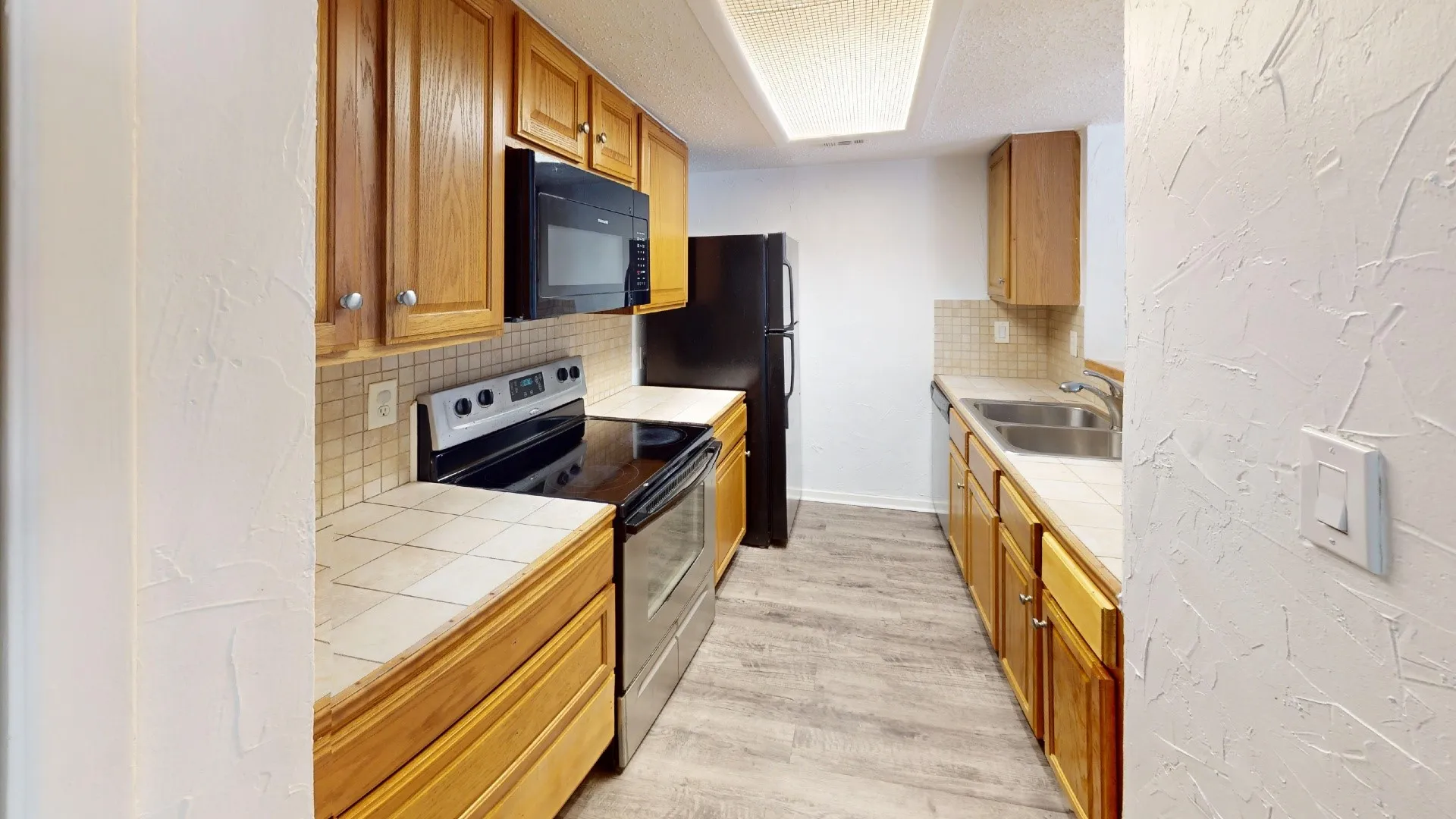 Condominium For Rent in Dallas County , 7431 Holly Hill Drive 102, Dallas, Texas 75231, 1 Bedroom, 1 Bathroom, Garage spaces, 616 Sqft, built in 1979, mls#21341881, Real Estate Agent in Dallas, Homes For Rent in Dallas county, Homes For Rent in Dallas, Realtor in Dallas Texas, Real Estate Brokerage Independent Realty Texas, Luminita Cordes Realtor