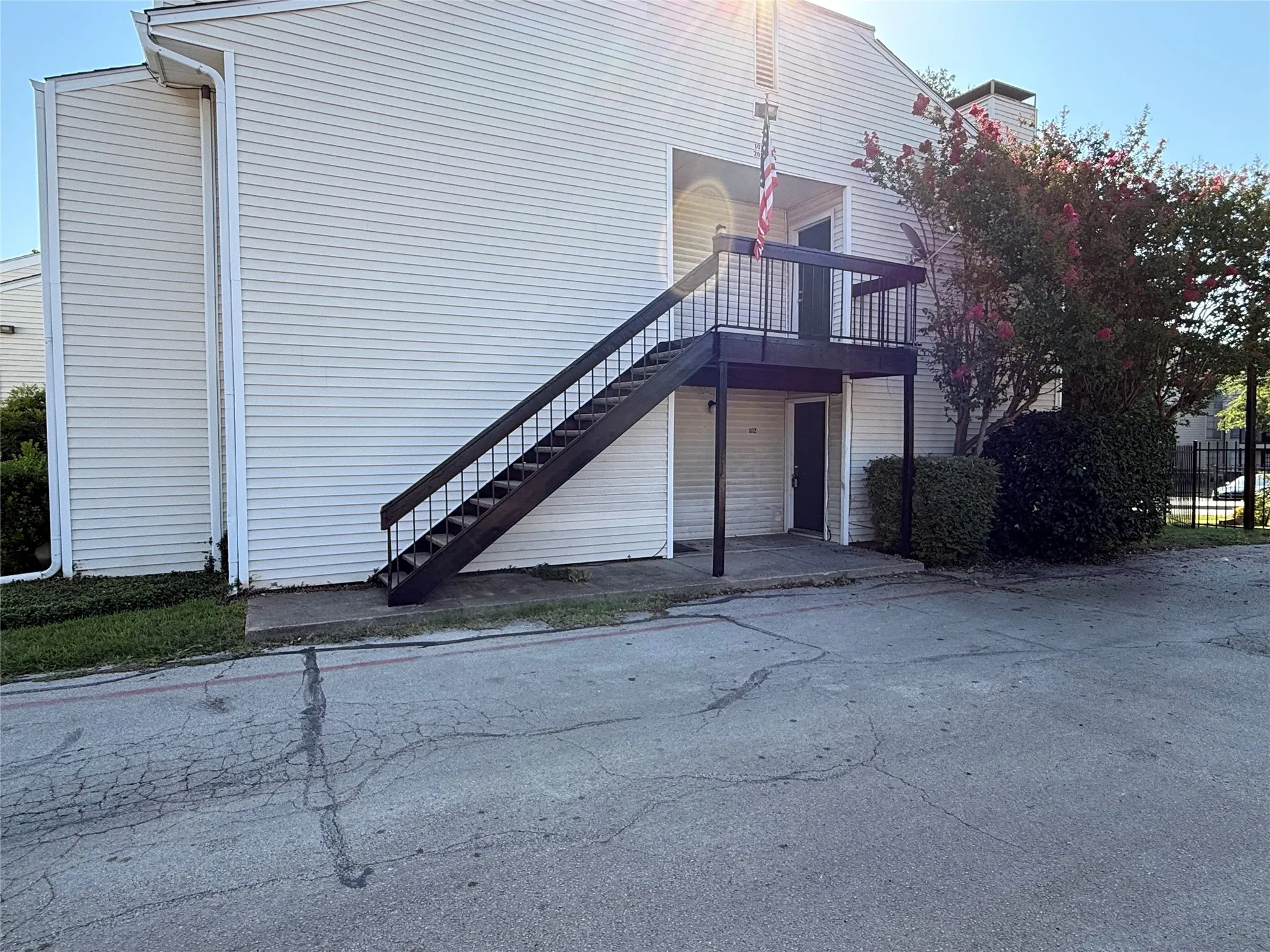 Condominium For Rent in Dallas County , 7431 Holly Hill Drive 102, Dallas, Texas 75231, 1 Bedroom, 1 Bathroom, Garage spaces, 616 Sqft, built in 1979, mls#21341881, Real Estate Agent in Dallas, Homes For Rent in Dallas county, Homes For Rent in Dallas, Realtor in Dallas Texas, Real Estate Brokerage Independent Realty Texas, Luminita Cordes Realtor