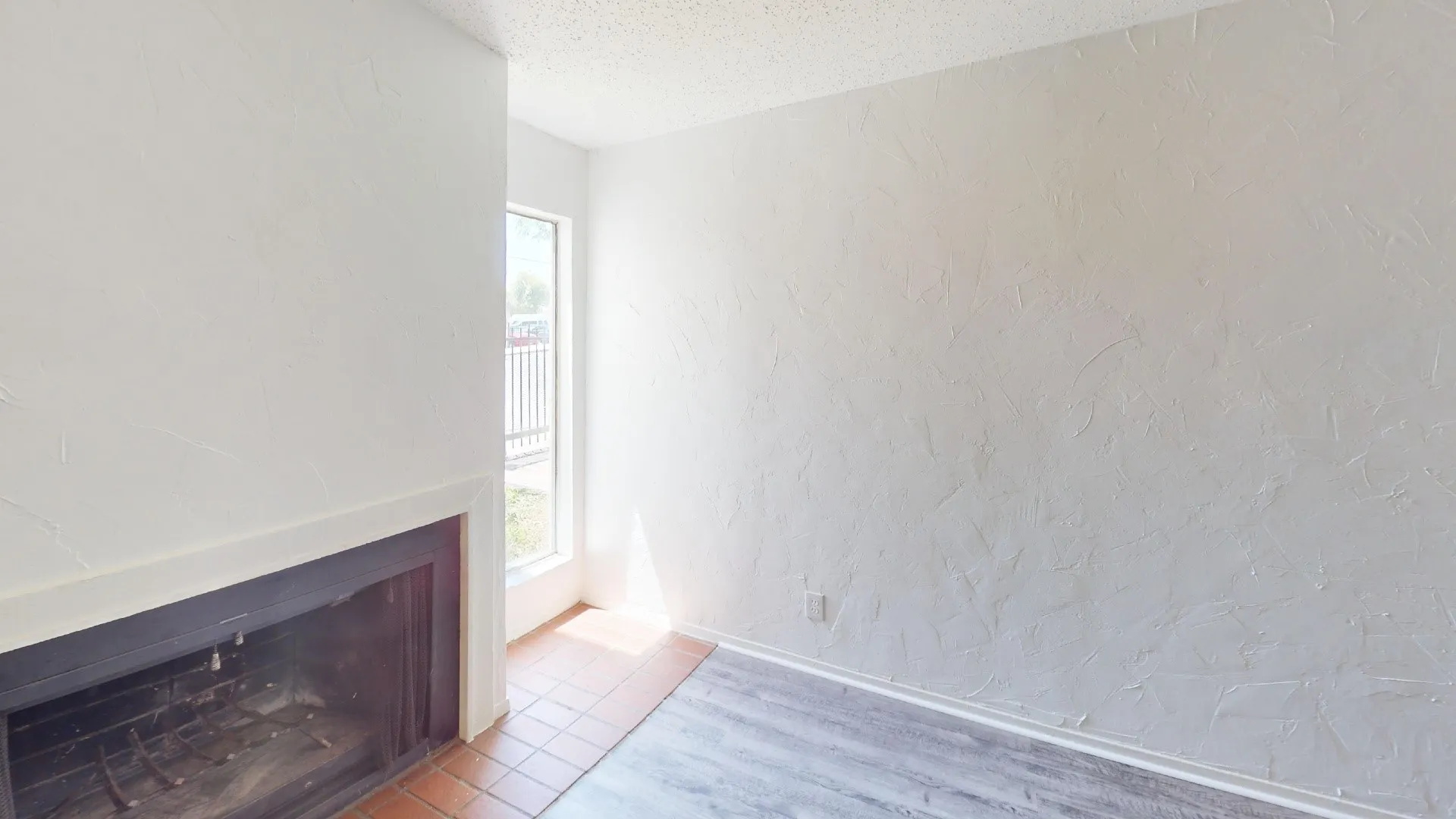 Condominium For Rent in Dallas County , 7431 Holly Hill Drive 102, Dallas, Texas 75231, 1 Bedroom, 1 Bathroom, Garage spaces, 616 Sqft, built in 1979, mls#21341881, Real Estate Agent in Dallas, Homes For Rent in Dallas county, Homes For Rent in Dallas, Realtor in Dallas Texas, Real Estate Brokerage Independent Realty Texas, Luminita Cordes Realtor