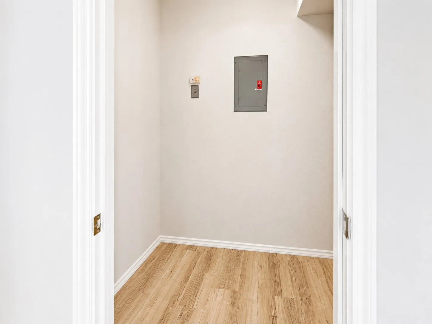 Condominium For Sale in Dallas County , 4303 Buena Vista Street 202, Dallas, Texas 75205, 1 Bedroom, 1 Bathroom, Garage spaces, 640 Sqft, built in 1983, mls#21341880, Real Estate Agent in Dallas, Homes For Sale in Dallas county, Homes For Sale in Dallas, Realtor in Dallas Texas, Real Estate Brokerage Independent Realty Texas, Luminita Cordes Realtor