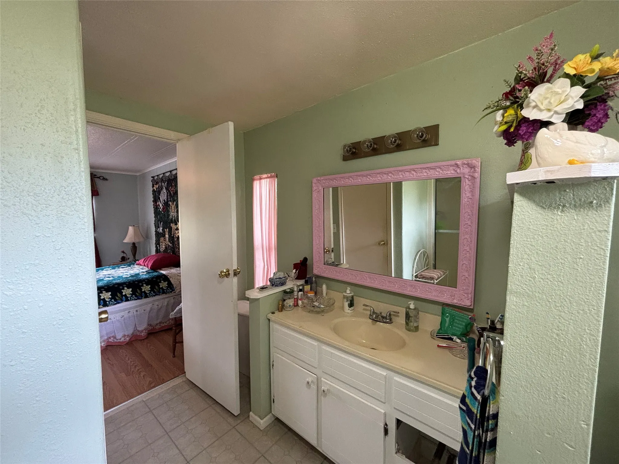 Manufactured Home For Sale in Van Zandt County , 895 VZ CR 4917, Ben Wheeler, Texas 75754, 2 Bedroom, 2 Bathroom, Garage spaces, 1,248 Sqft, built in 1977, mls#21315843, Real Estate Agent in Ben Wheeler, Homes For Sale in Van Zandt county, Homes For Sale in Ben Wheeler, Realtor in Ben Wheeler Texas, Real Estate Brokerage Independent Realty Texas, Luminita Cordes Realtor