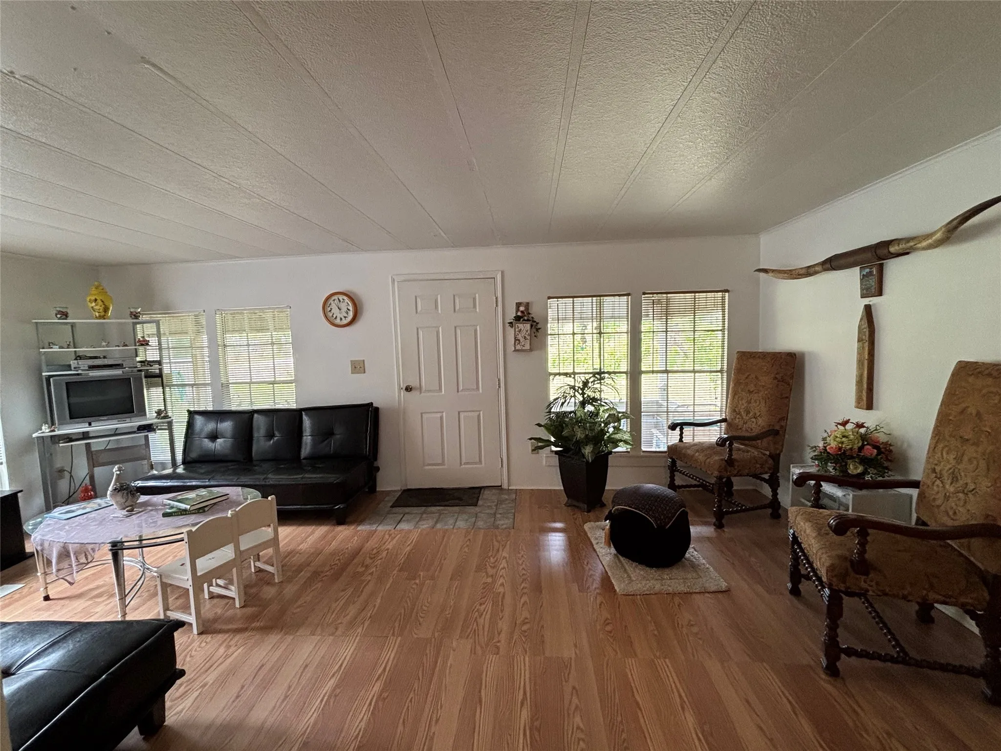 Manufactured Home For Sale in Van Zandt County , 895 VZ CR 4917, Ben Wheeler, Texas 75754, 2 Bedroom, 2 Bathroom, Garage spaces, 1,248 Sqft, built in 1977, mls#21315843, Real Estate Agent in Ben Wheeler, Homes For Sale in Van Zandt county, Homes For Sale in Ben Wheeler, Realtor in Ben Wheeler Texas, Real Estate Brokerage Independent Realty Texas, Luminita Cordes Realtor